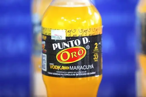 Muchas personas que ingirieron bebidas alcohólicas gasificadas de la marca Punto D Oro, que contenía metanol, han resultado intoxicadas, informó el Ministerio de Salud (Minsa). Foto:  ANDINA/Vidal Tarqui