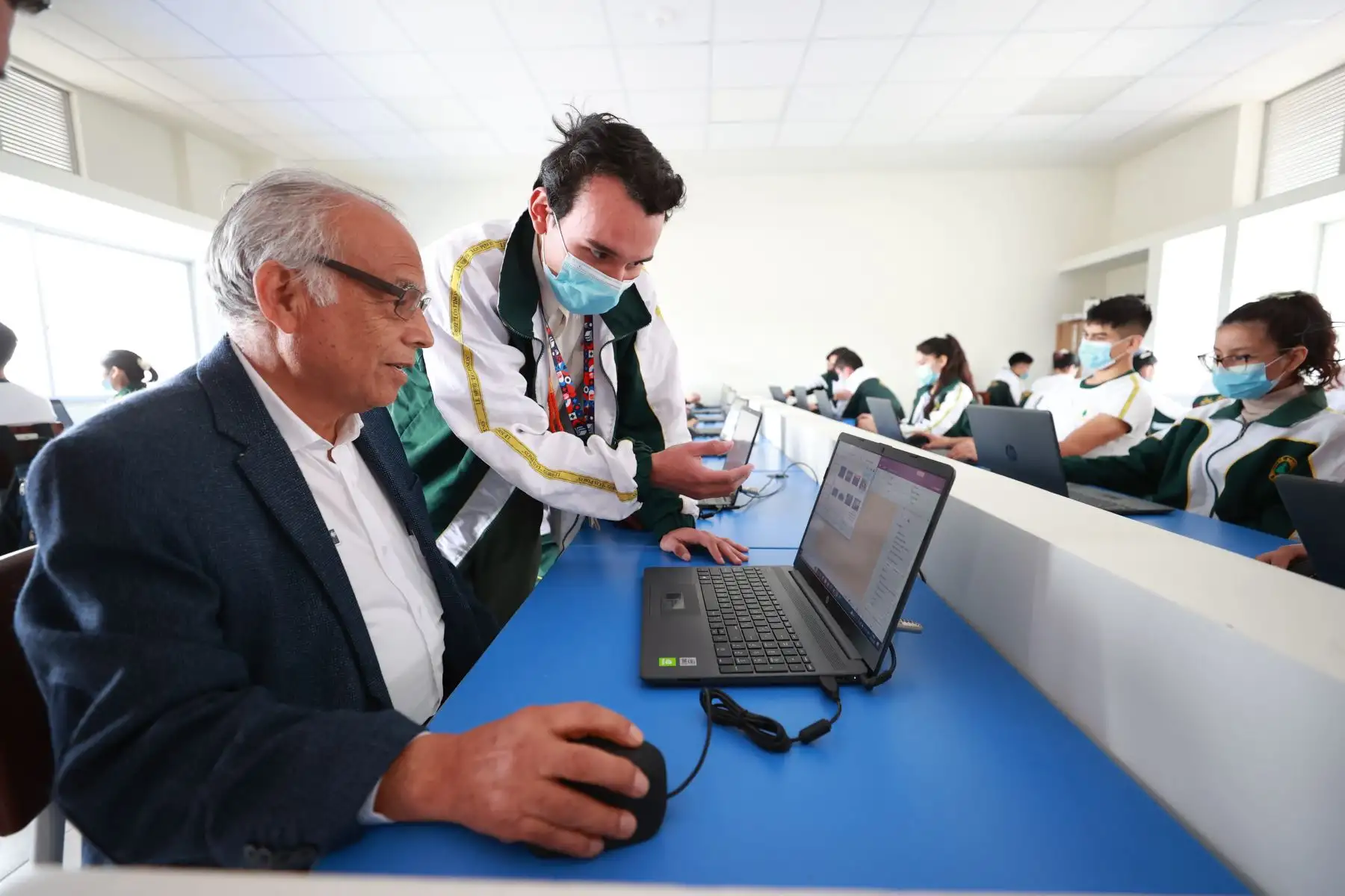 El presidente del Consejo de Ministros, Aníbal Torres Vásquez, inauguró en Trujillo (La Libertad) la institución educativa N° 80892 Los Pinos, rehabilitado con una inversión ascendente a S/ 21’111,575.27. Foto: ANDINA/PCM
