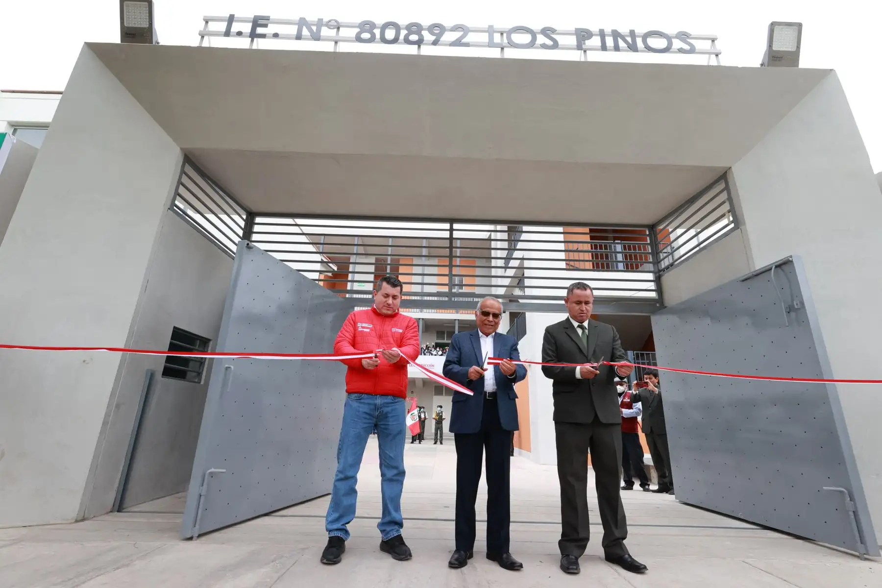 El presidente del Consejo de Ministros, Aníbal Torres Vásquez, inauguró en Trujillo (La Libertad) la institución educativa N° 80892 Los Pinos, rehabilitado con una inversión ascendente a S/ 21’111,575.27. Foto: ANDINA/PCM