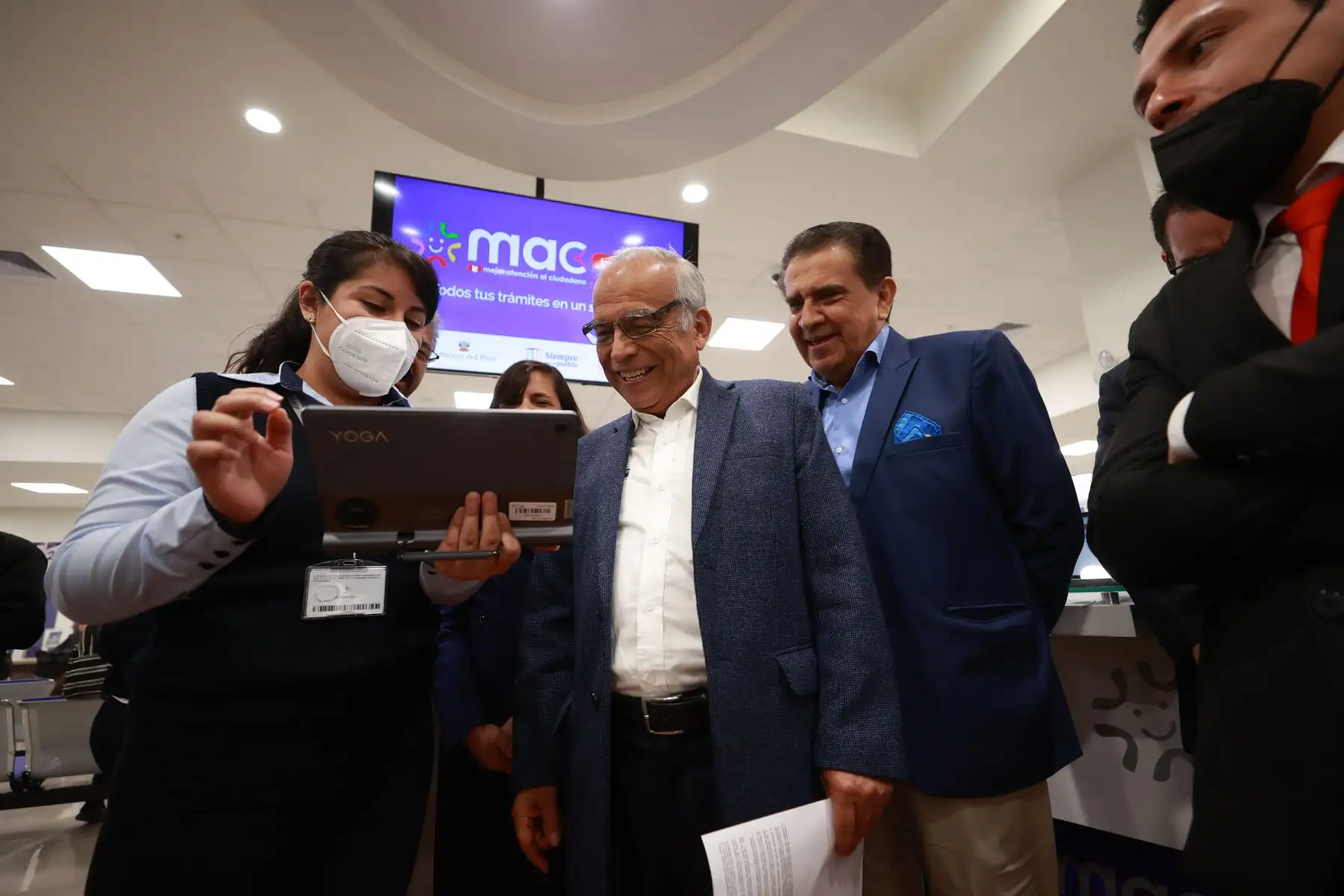 El titular de la PCM,Aníbal Torres Vásquez,inauguró el Centro de Mejor Atención al Ciudadano (MAC), en el Centro Comercial Real Plaza del distrito de Trujillo .Foto: ANDINA/PCM
