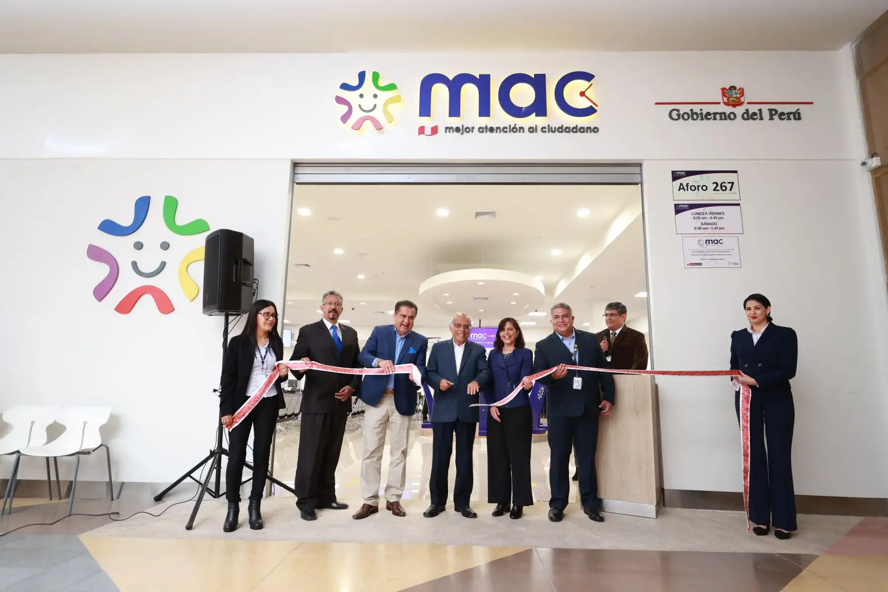 El titular de la PCM,Aníbal Torres Vásquez,inauguró el Centro de Mejor Atención al Ciudadano (MAC), en el Centro Comercial Real Plaza del distrito de Trujillo .Foto: ANDINA/PCM