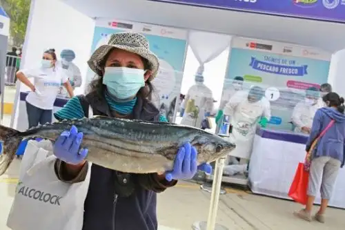 Día Mundial de la Alimentación: Produce colocó 93 toneladas de pescado en ferias "Mi pescadería".