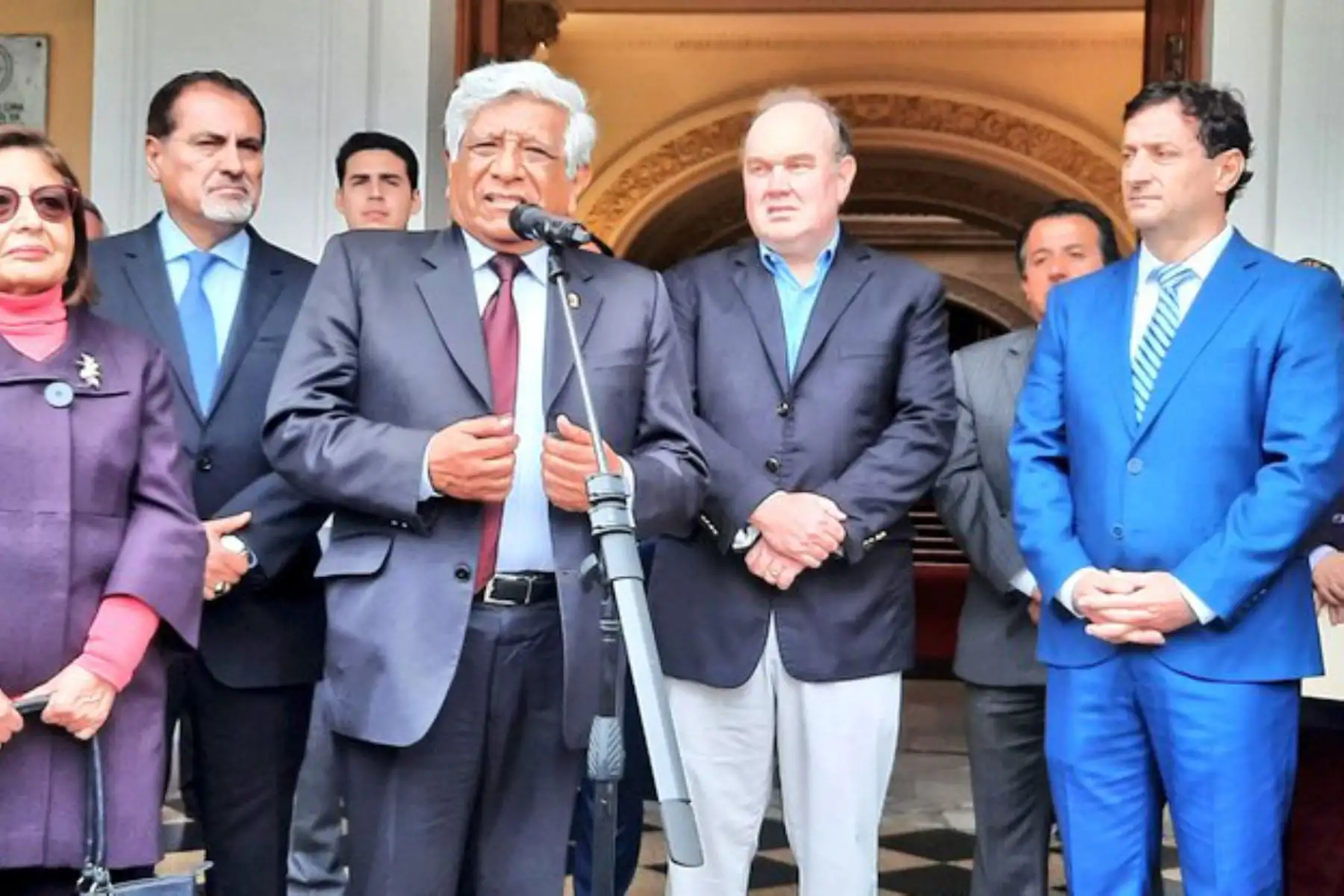 El alcalde de Lima, Miguel Romero, se reúne con Rafael López Aliaga.