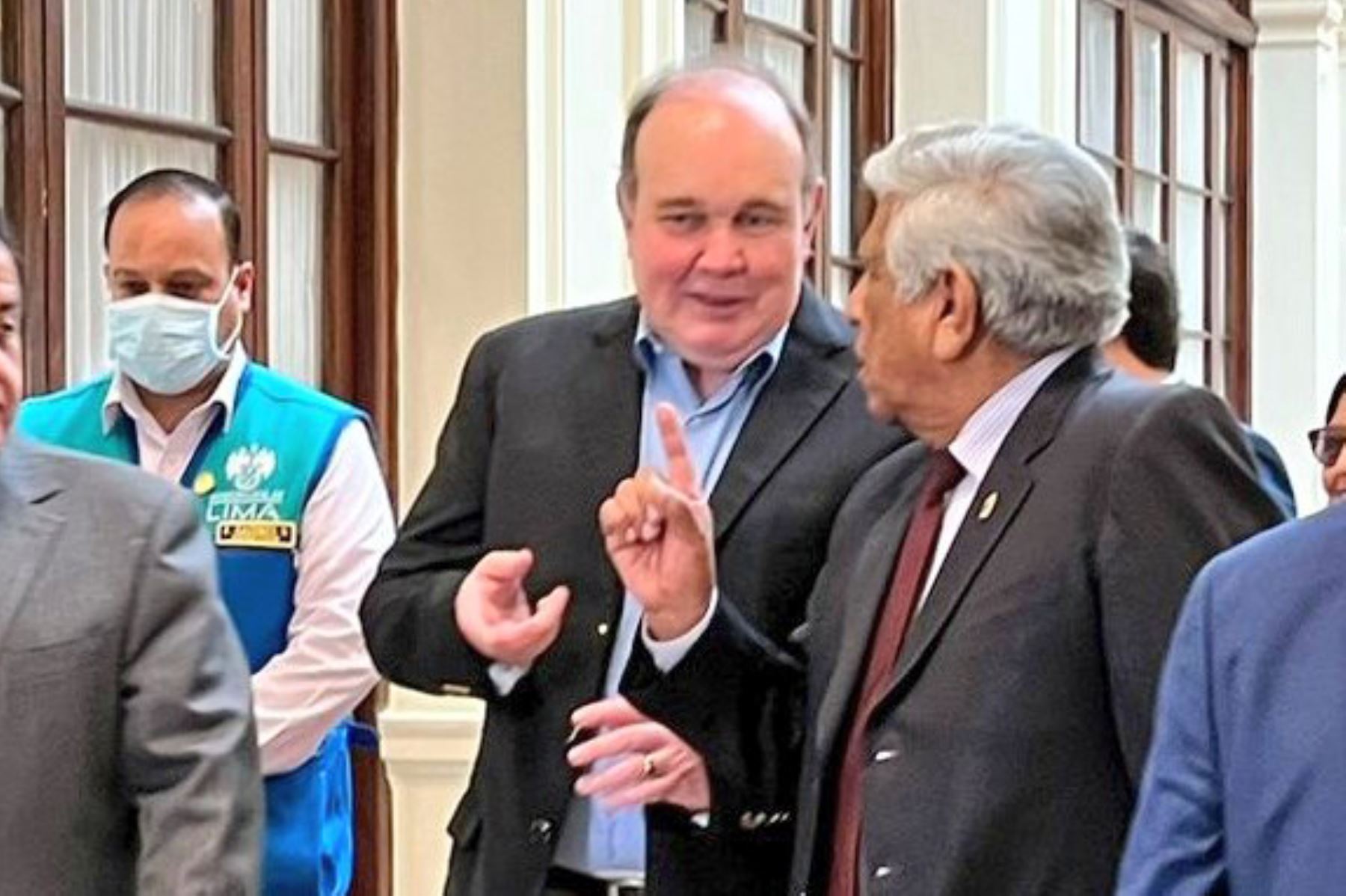 El alcalde de Lima, Miguel Romero, se reúne con Rafael López Aliaga.