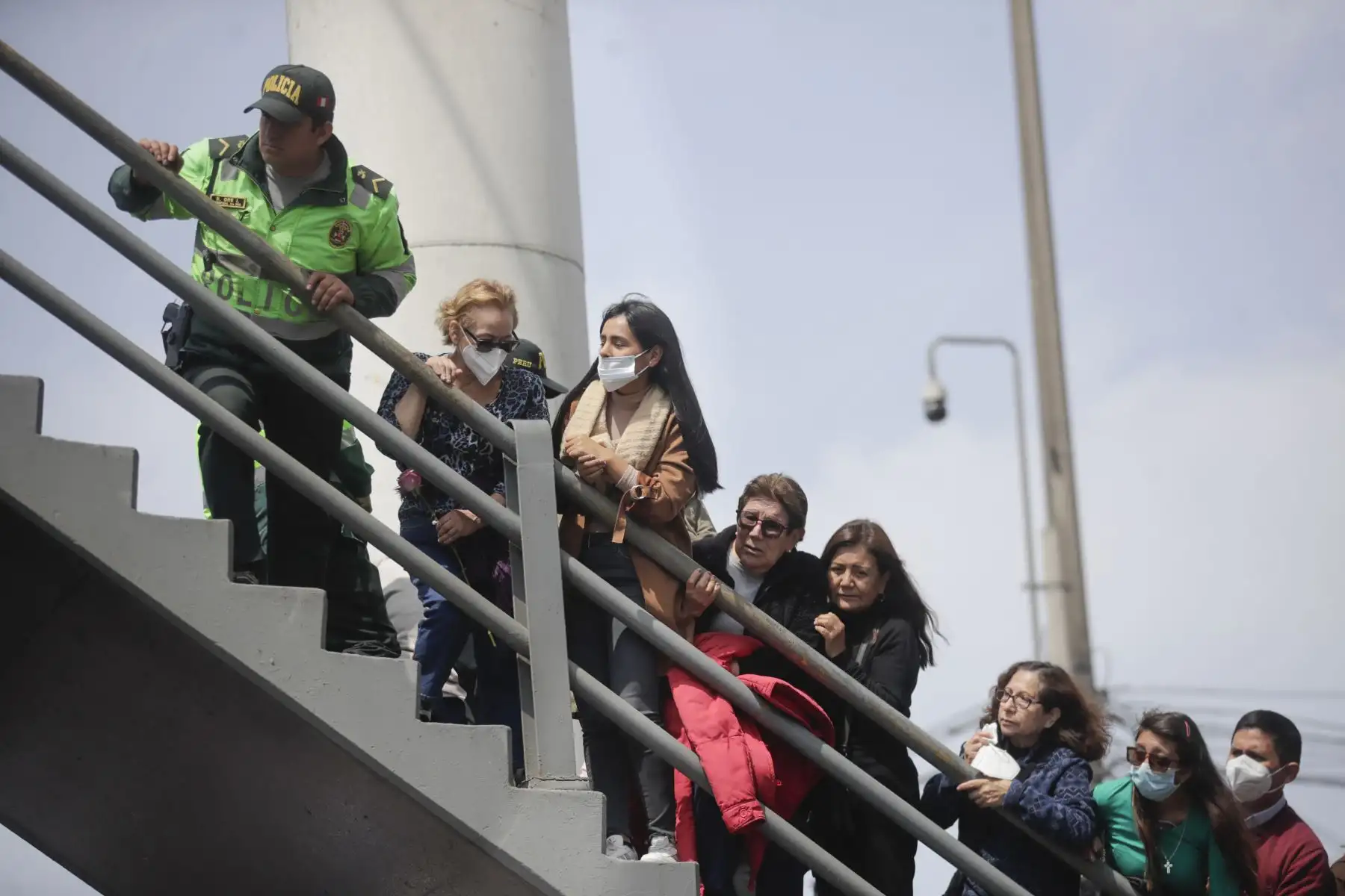 La sagrada imagen del Señor de los Milagros, realiza su tercer recorrido por la avenida Brasil. 

Foto: ANDINA/Juan Carlos Guzmán Negrini

Foto: ANDINA/Juan Carlos Guzmán