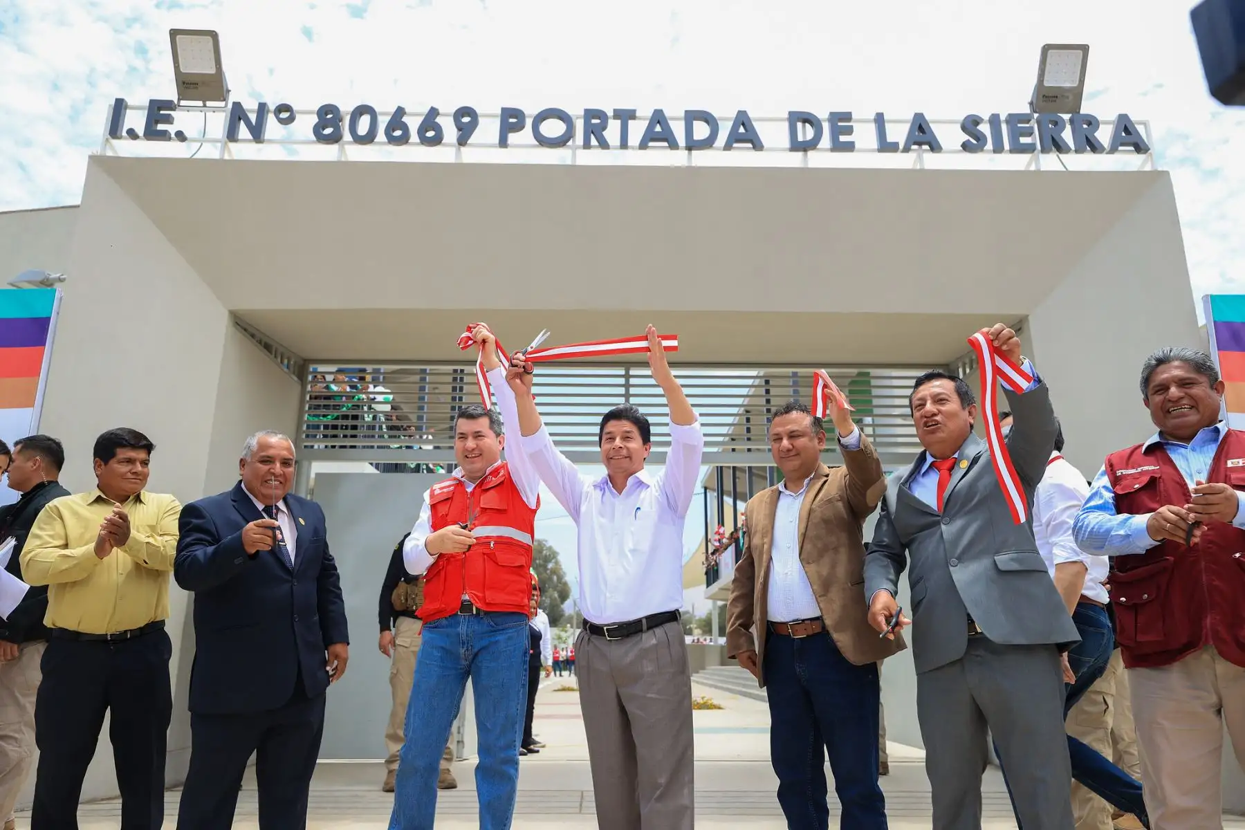 El presidente de la República, Pedro Castillo Terrones, en la región La Libertad, inauguró la Institución Educativa N° 80669 Portada de la Sierra de nivel primaria y secundaria que beneficiará a 281 alumnos. Foto: ANDINA/Prensa Presidencia