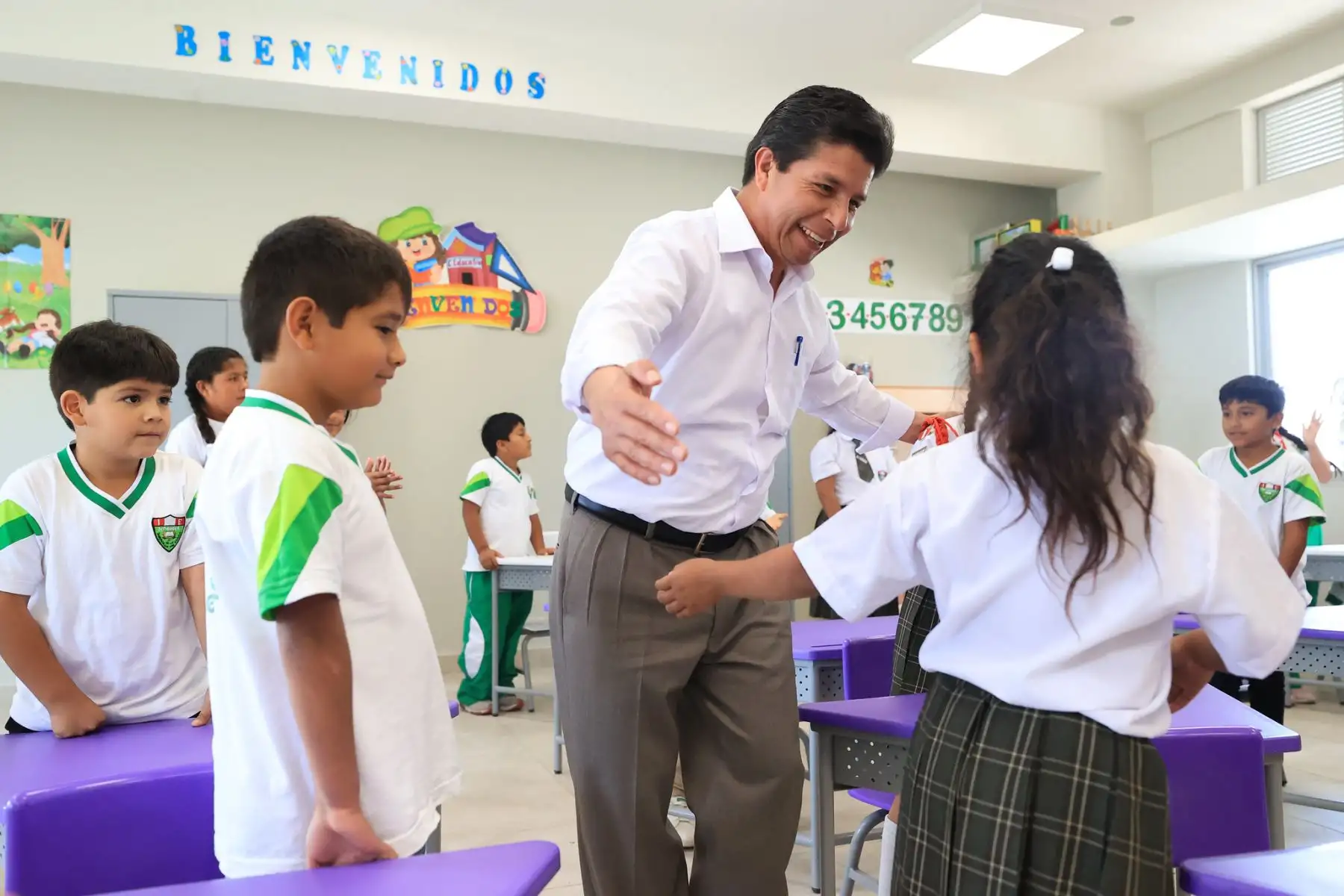 El presidente de la República, Pedro Castillo Terrones, en la región La Libertad, inauguró la Institución Educativa N° 80669 Portada de la Sierra de nivel primaria y secundaria que beneficiará a 281 alumnos. Foto: ANDINA/Prensa Presidencia