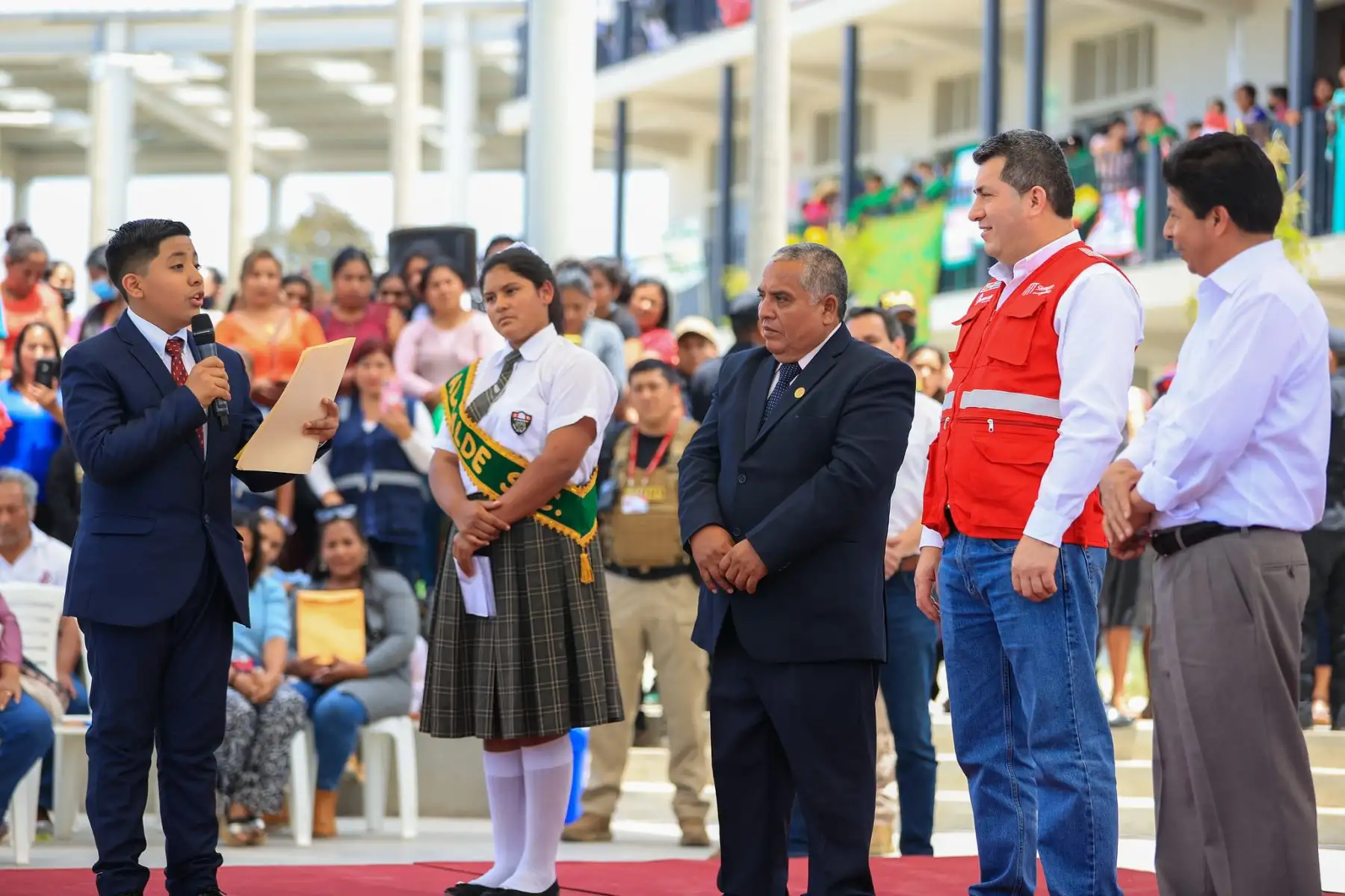El presidente de la República, Pedro Castillo Terrones, en la región La Libertad, inauguró la Institución Educativa N° 80669 Portada de la Sierra de nivel primaria y secundaria que beneficiará a 281 alumnos. Foto: ANDINA/Prensa Presidencia