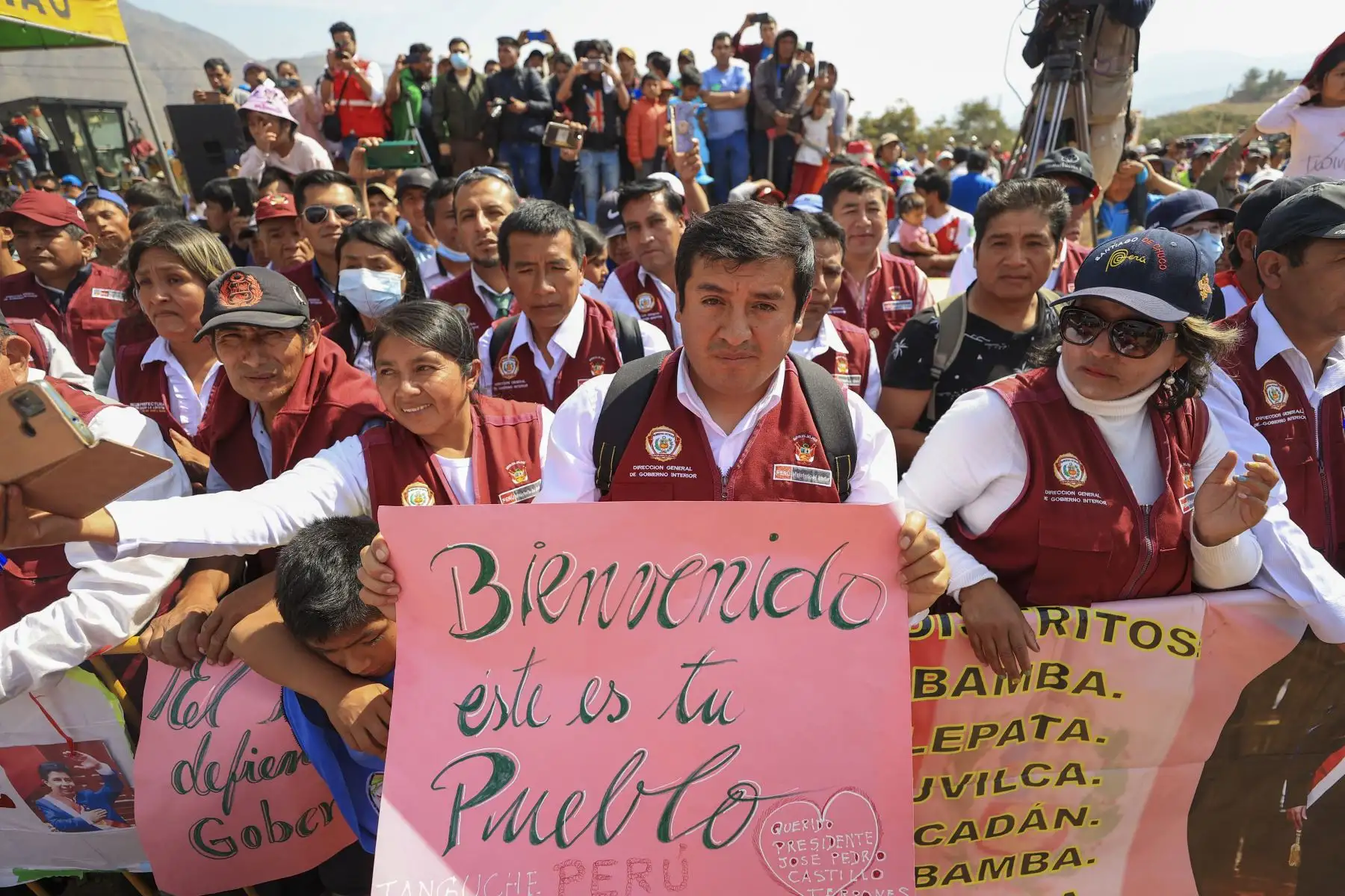 Presidente Pedro Castillo coloca primera piedra de obra de rehabilitación y mejoramiento de la red departamental Tanguche - Pampa Blanca, en la región La Libertad.

Foto: ANDINA /Presidencia Perú