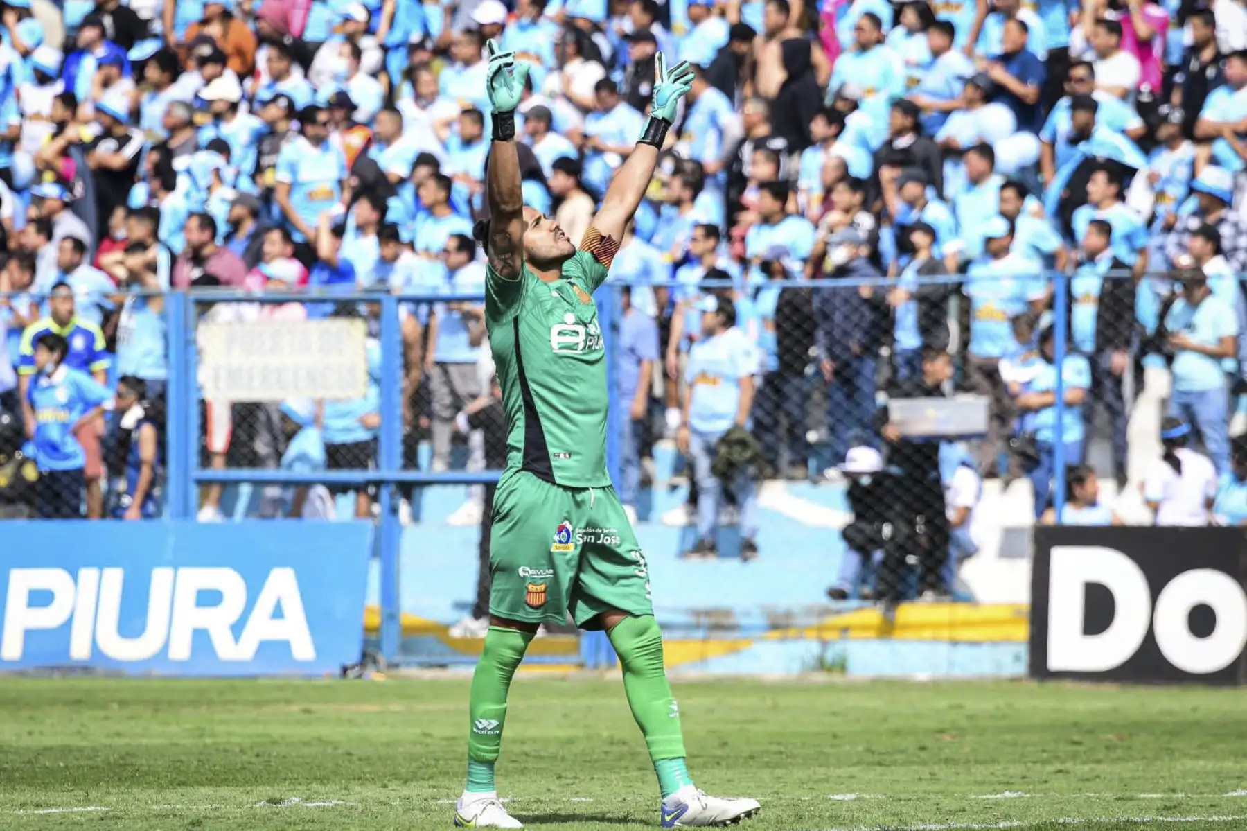Sporting Cristal no pudo ganar y cayó derrotado por 1-2 ante Atlético Grau en el Estadio Alberto Gallardo.Los de Piura se impusieron 2-1 en el Gallardo y dan el golpe del Clausura al equipo de Mosquera que pierde luego de 25 partidos invictos.

Foto: ANDINA /La Liga