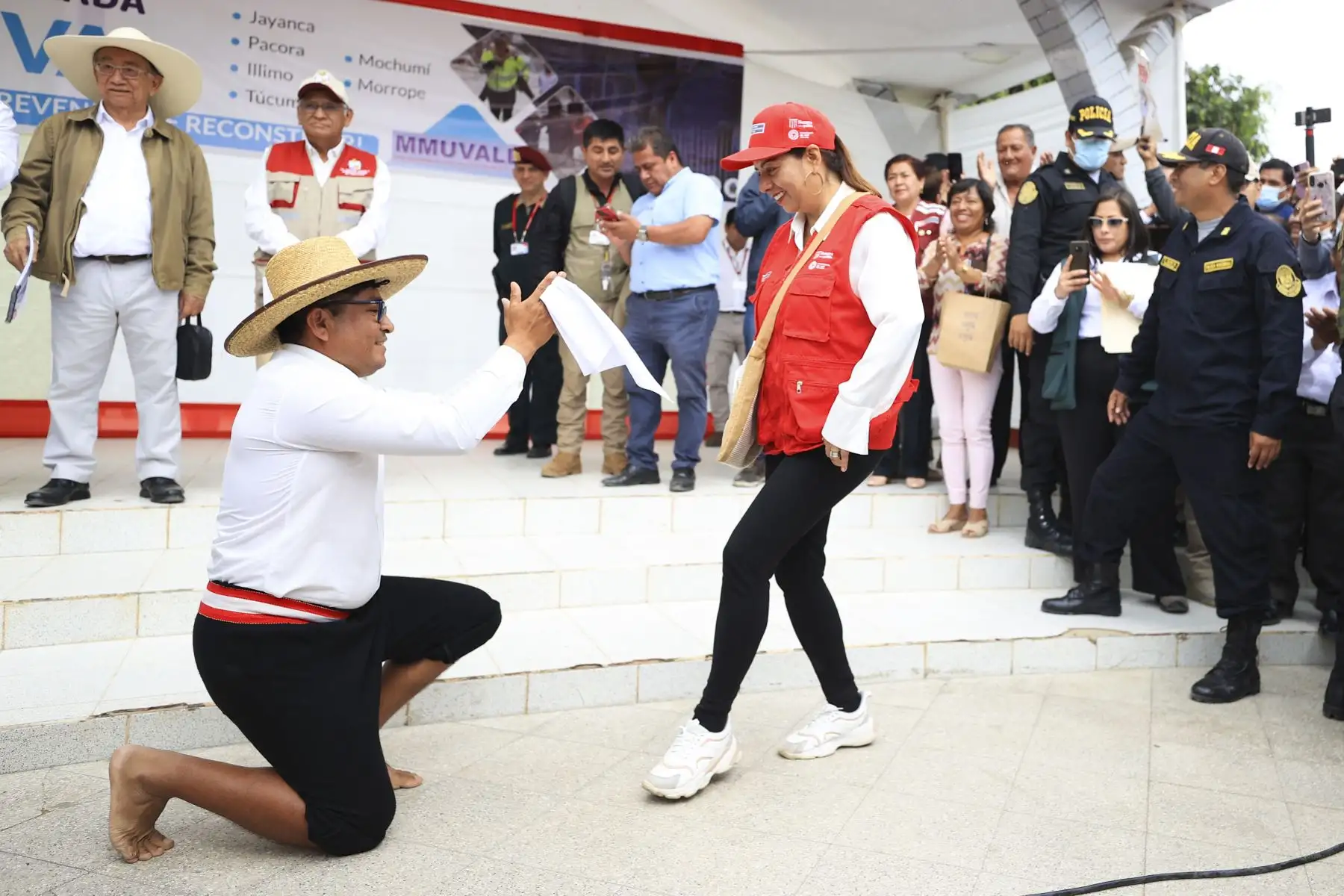 Presidente de la República sostiene encuentro con la población de Pacora previo a la instalación de la mesa de diálogo para impulsar el proyecto La Calzada. Foto: ANDINA/Prensa Presidencia
