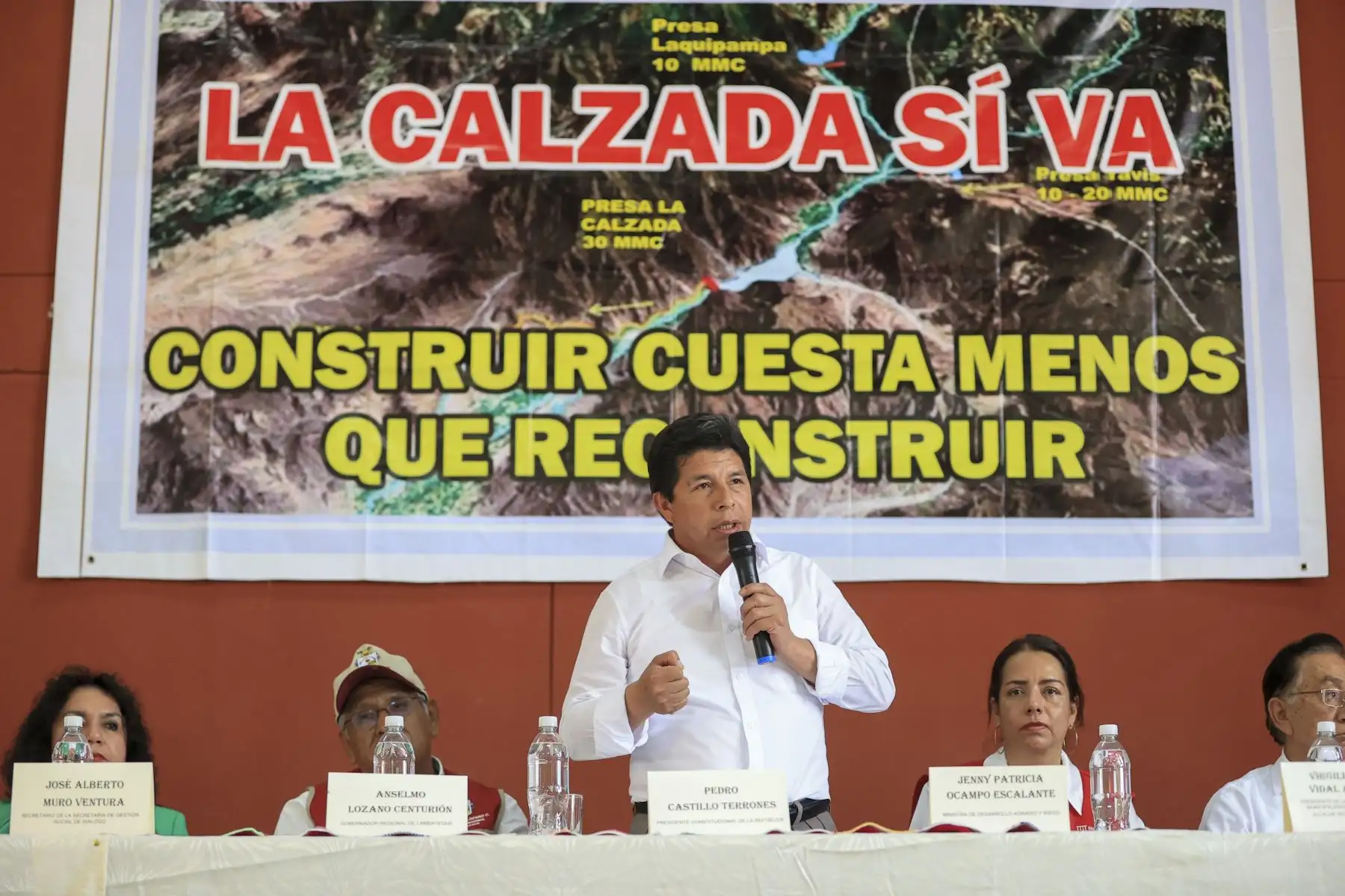 Presidente de la República participó en mesa de diálogo para concretar proyecto La Calzada.

Foto: ANDINA/Prensa Presidencia