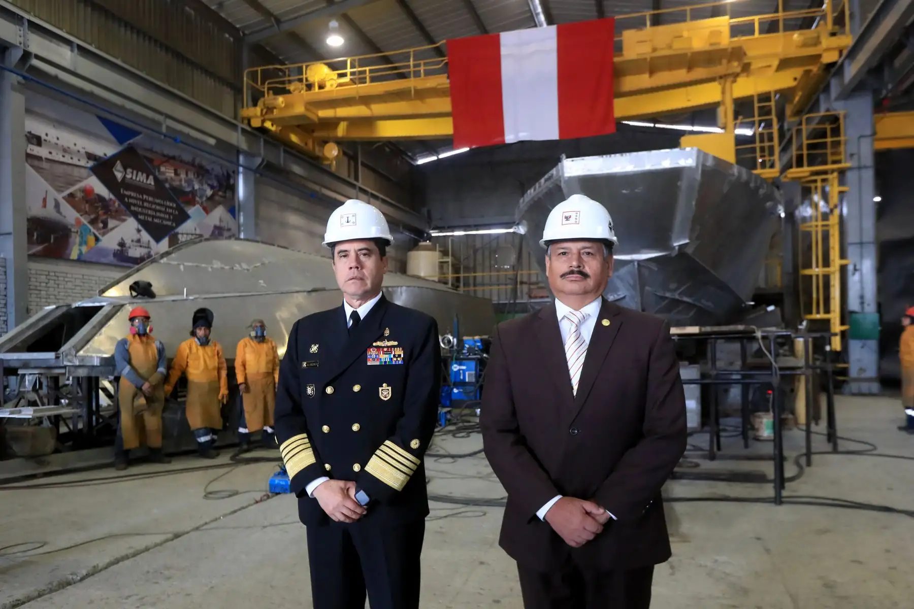 Ministro de Defensa Daniel Barragán realiza visita de trabajo en los astilleros del SIMA

Foto:ANDINA/MINDEF
