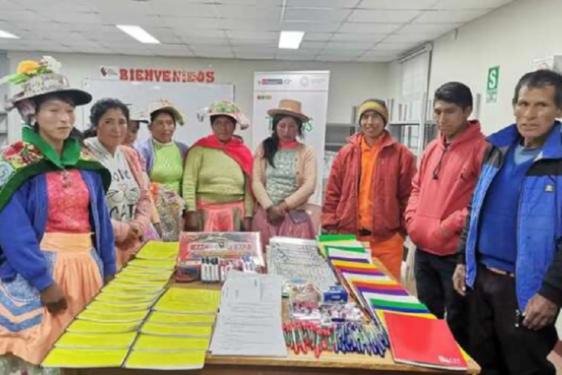 Decenas de personas que atienden en 16 tambos, que se encuentran en zonas rurales de la Sierra y la Selva, vienen siendo capacitadas por personal del Ministerio de Trabajo y Promoción del Empleo en temas de emprendimiento y autoempleo, informó el titular de este sector, Alejandro Salas Zegarra.