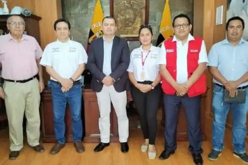 El director ejecutivo de Promovilidad, Pablo Félix Luciani, compartió con el alcalde de Chinchipe, Alberto Jaramillo Núñez, los avances realizados desde el Ejecutivo para la formulación de los PMUS Binacionales que planifiquen el transporte urbano sostenible de ciudades fronterizas. Ambos se reunieron en la provincia ecuatoriana de Zamora hace un par de días.