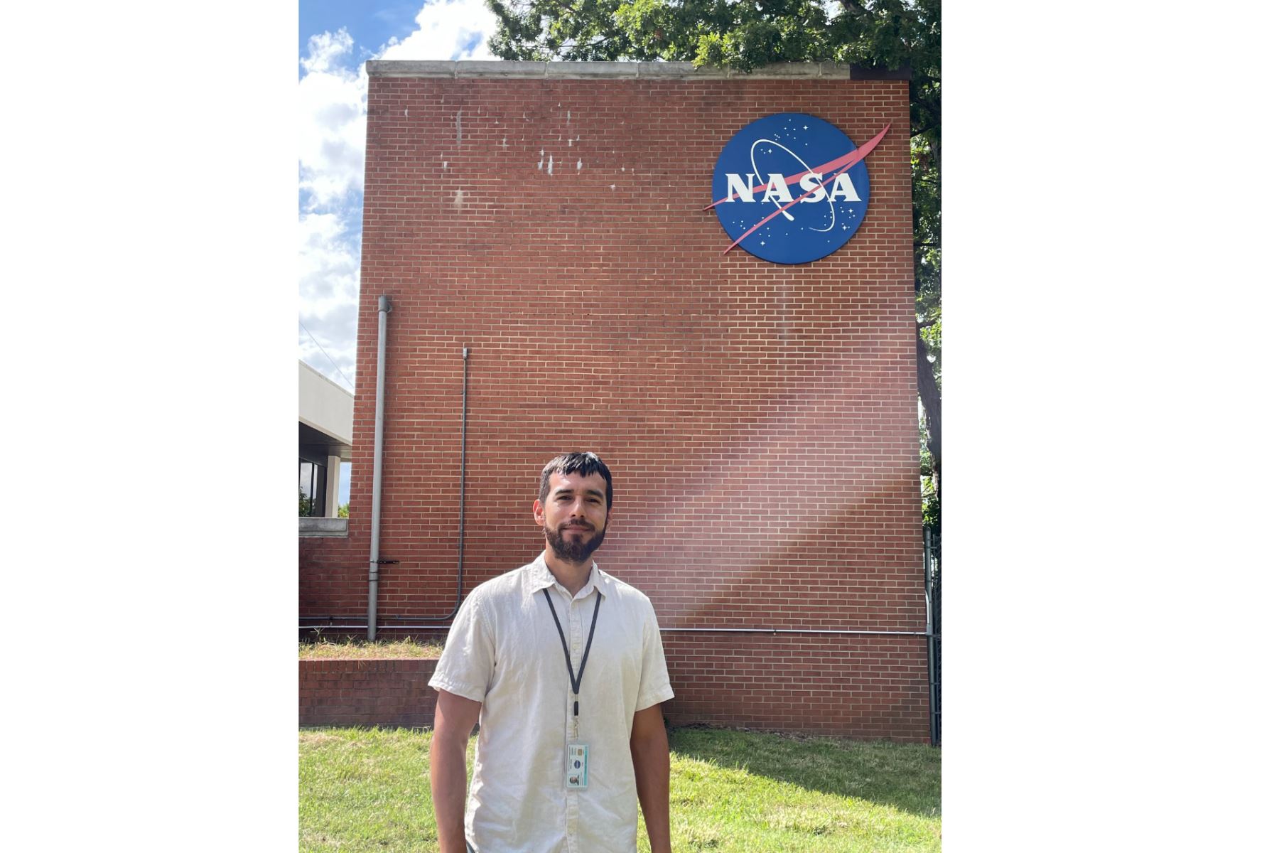 Cristian Ferradas tiene 36 años y es el único físico en su familia, actualmente vive en Maryland (EE.UU) y desde el 2019 trabaja en el laboratorio de Física Geoespacial del Centro de Vuelo Espacial Goddard de NASA.