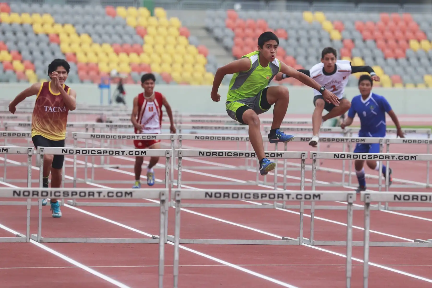 Los padres de familia son la pieza fundamental para motivar a sus hijos a practicar una actividad deportiva, aunque sin esperar que se conviertan en un deportista de alto rendimiento. Foto: ANDINA/Melina Mejía