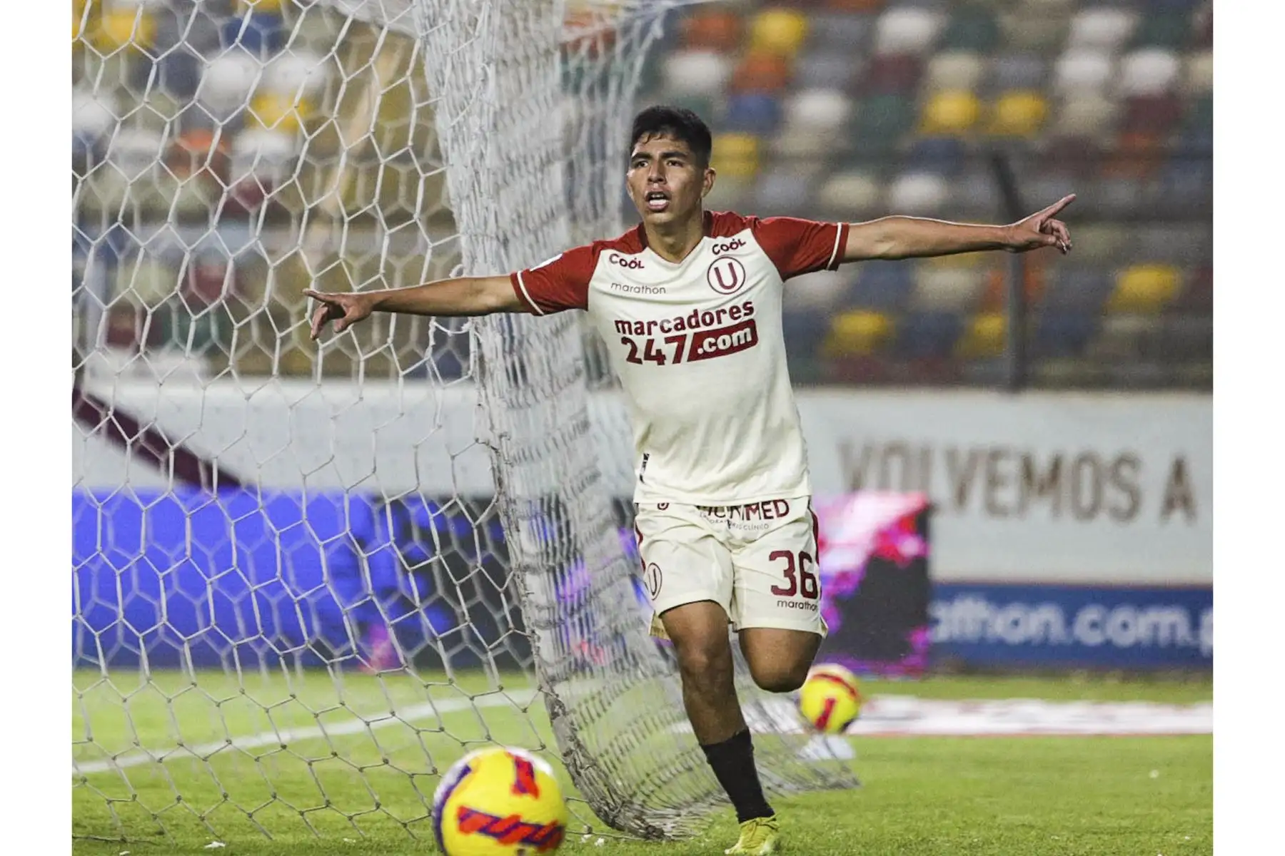 Piero Quispe celebra tras anotar ante Sport Huancayo durante partido por la fecha 18 de la Liga 1, en el Estadio Monumental. Foto: Liga 1
