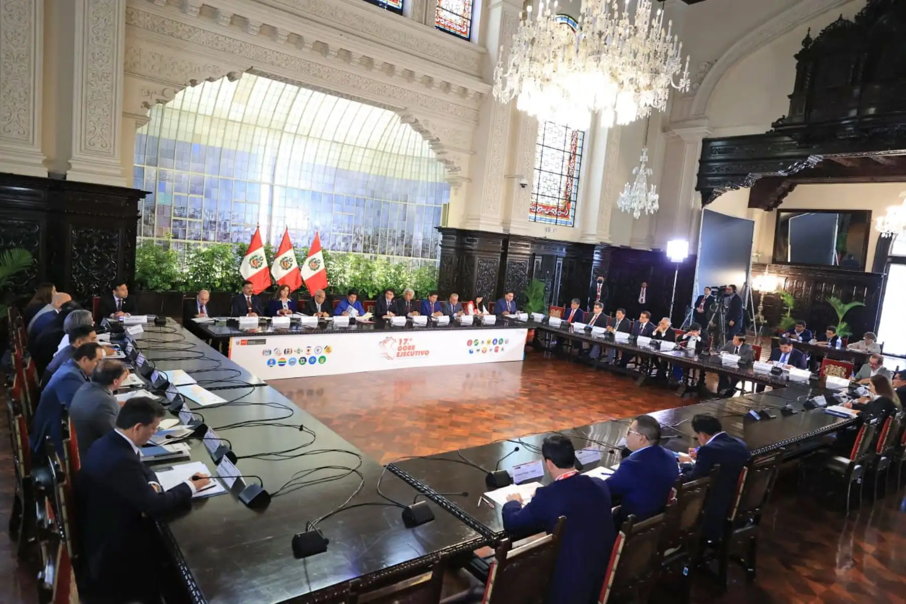 El presidente Pedro Castillo, inaugura Sesión Plenaria del 17 º GORE Ejecutivo, junto a Gabinete Ministerial y gobernadores de todas las regiones del país. Actividad se realiza en el Gran Comedor de Palacio de Gobierno. Foto: ANDINA/Prensa Presidencia