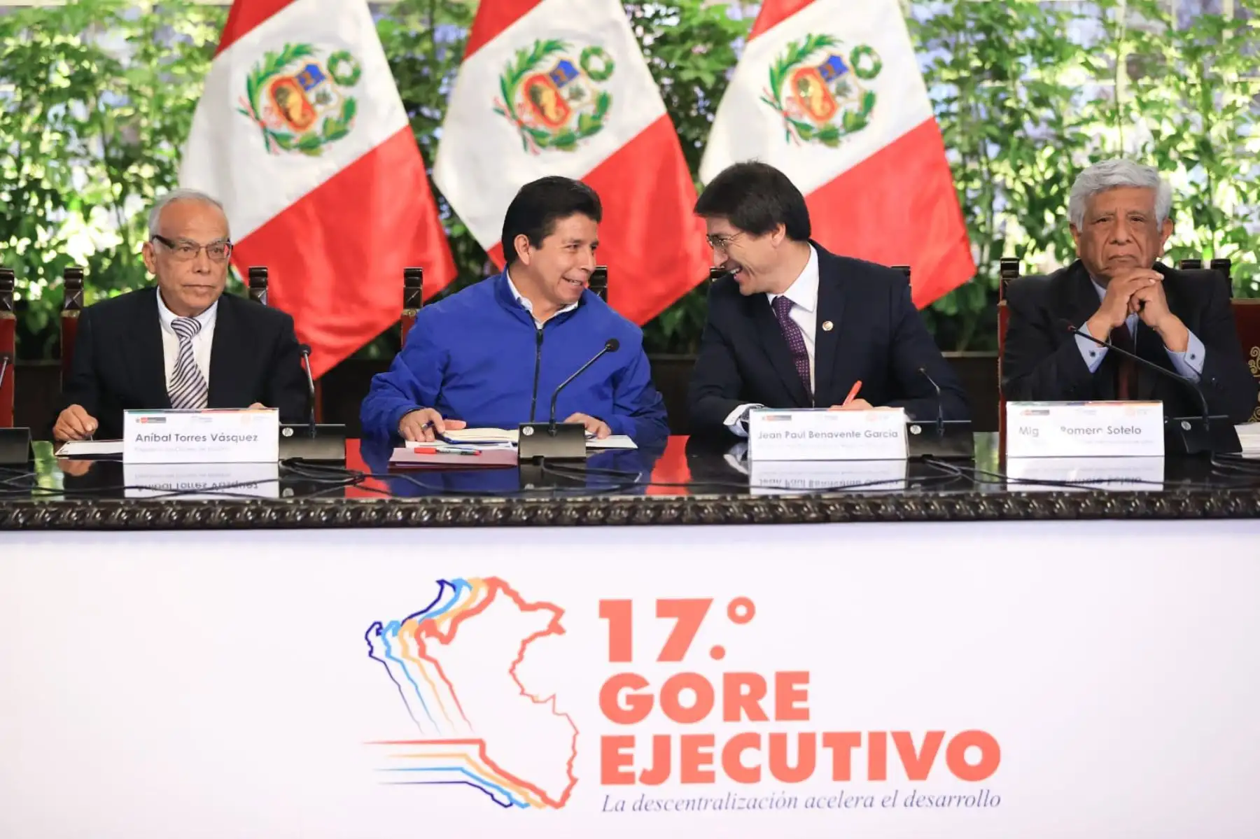 El presidente Pedro Castillo, inaugura Sesión Plenaria del 17 º GORE Ejecutivo, junto a Gabinete Ministerial y gobernadores de todas las regiones del país. Actividad se realiza en el Gran Comedor de Palacio de Gobierno. Foto: ANDINA/Prensa Presidencia