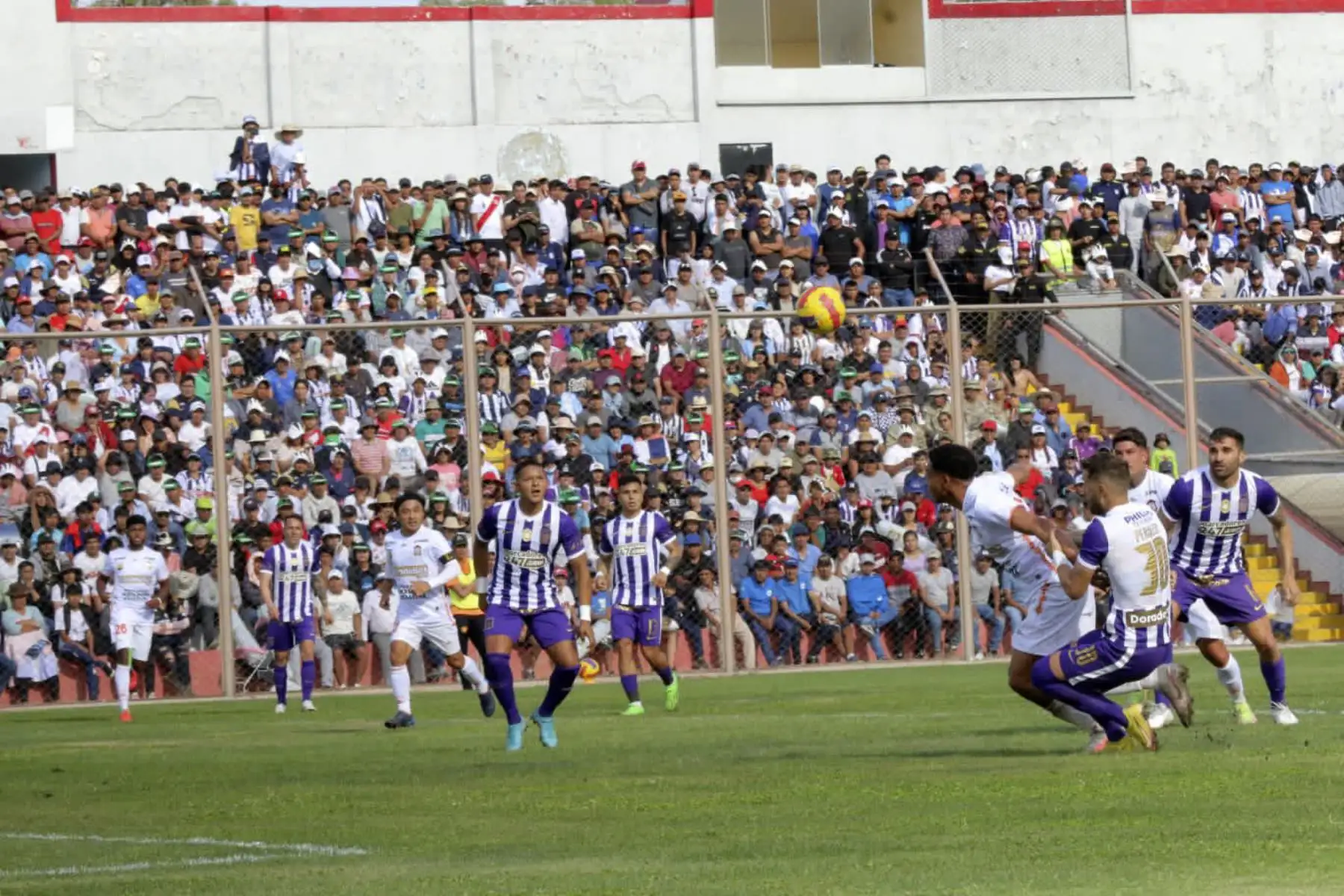 Alianza Lima enfrenta a Ayacucho FC en la fecha 18 del Torneo Clausura de la Liga 1, en el estadio Ciudad de Cumaná, en Ayacucho. Foto: Liga 1