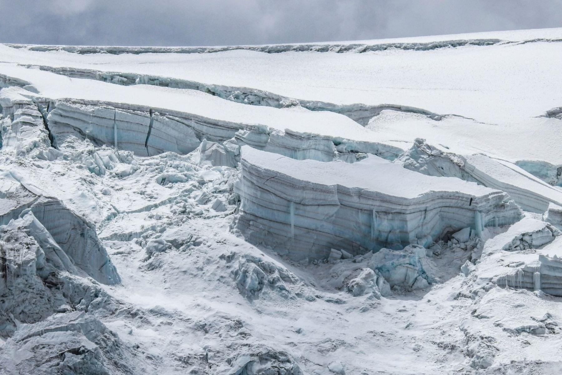 La deglaciación de estos macizos es ocasionada por el calentamiento global. Foto: ANDINA/cortesía Rigoberto Ibarra.