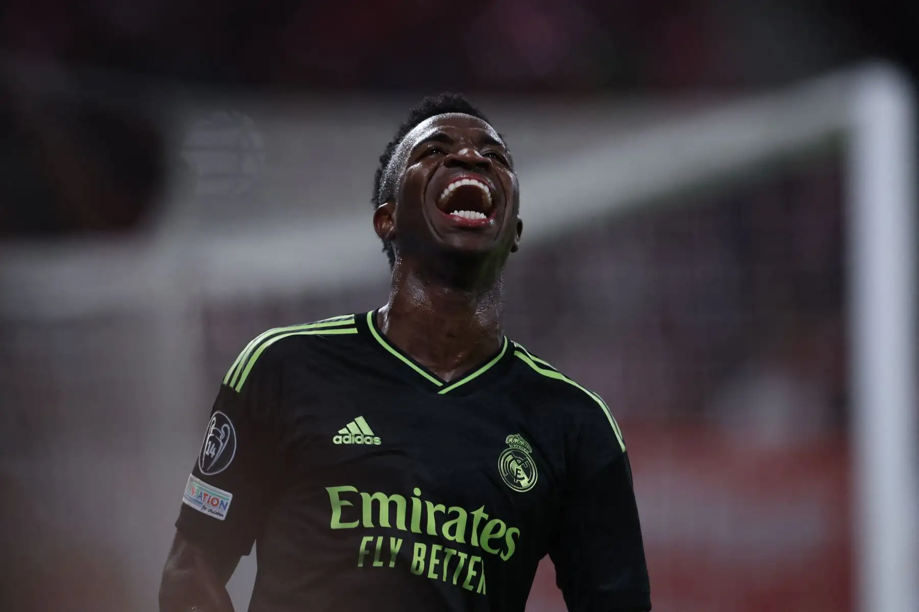 El delantero brasileño del Real Madrid, Vinicius Junior, reacciona durante el partido del Grupo F de la Liga de Campeones de la UEFA. Foto: AFP