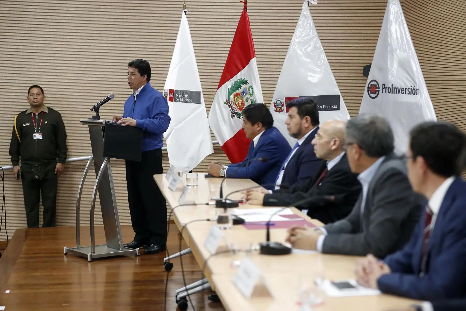 El presidente de la República, Pedro Castillo, lidera ceremonia de suscripción del primer contrato de concesión en la modalidad de Asociación Público-Privada para la construcción de tres Colegios de Alto Rendimiento en Cusco, Huancavelica y Pasco. Foto: ANDINA/Prensa Presidencia