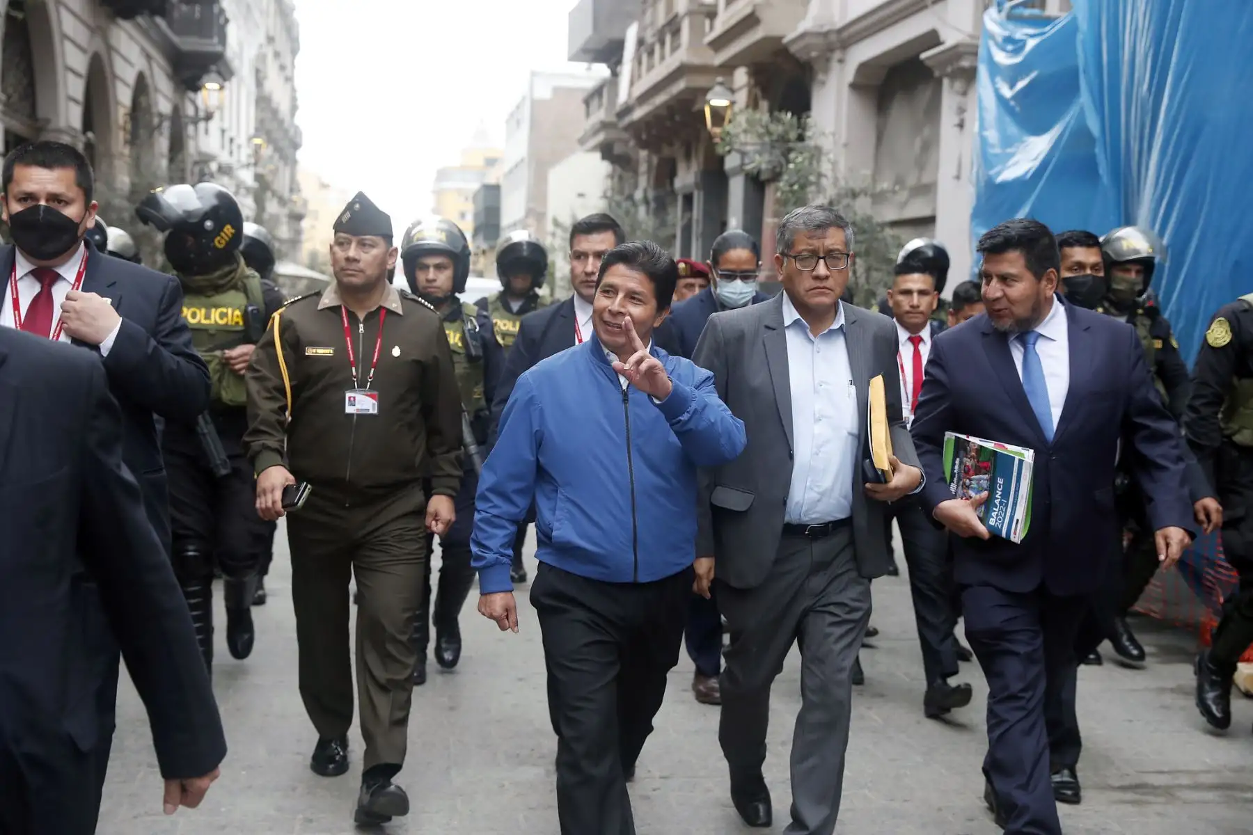 El presidente de la República, Pedro Castillo, lidera ceremonia de suscripción del primer contrato de concesión en la modalidad de Asociación Público-Privada para la construcción de tres Colegios de Alto Rendimiento en Cusco, Huancavelica y Pasco. Foto: ANDINA/Prensa Presidencia