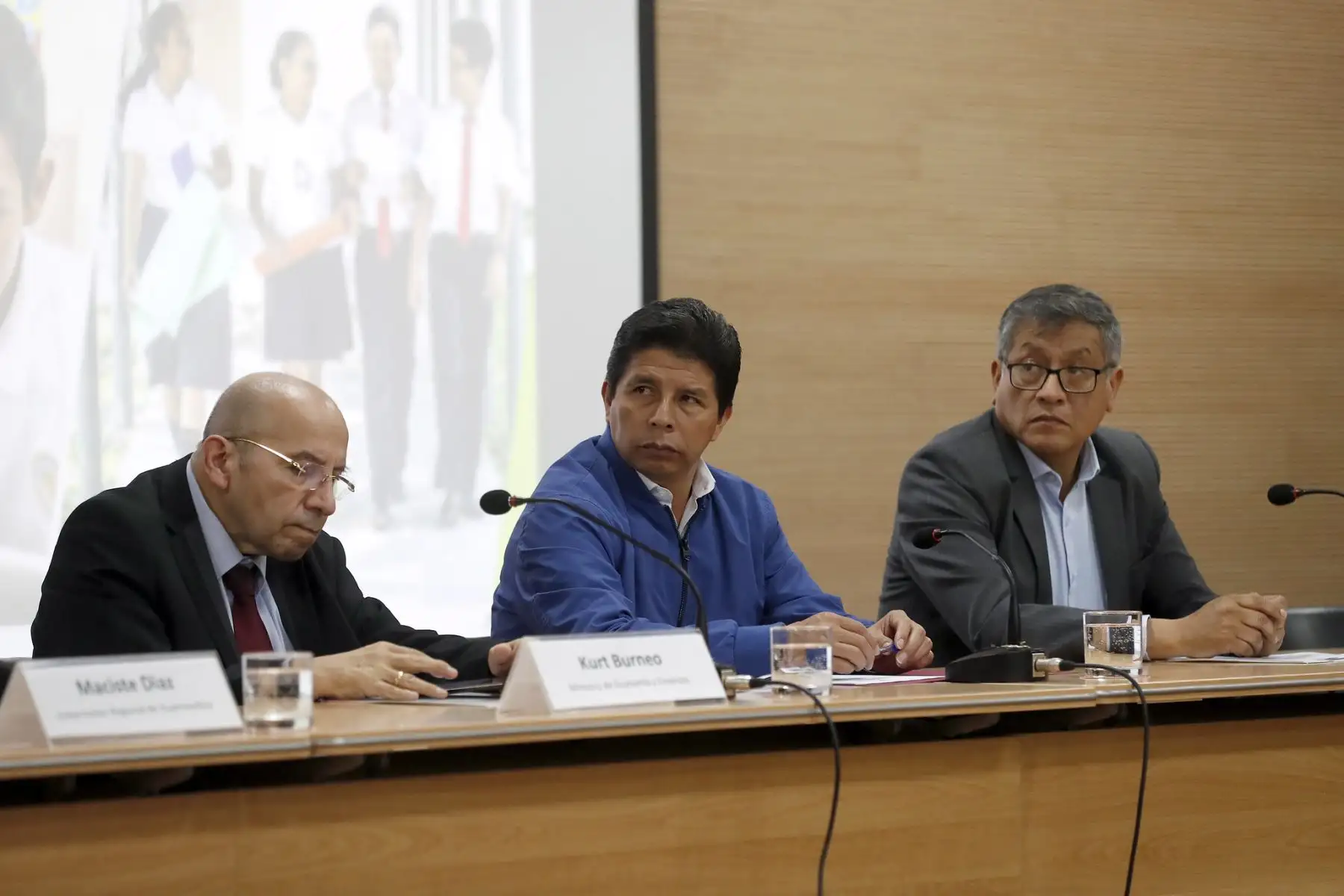 El presidente de la República, Pedro Castillo, lidera ceremonia de suscripción del primer contrato de concesión en la modalidad de Asociación Público-Privada para la construcción de tres Colegios de Alto Rendimiento en Cusco, Huancavelica y Pasco. Foto: ANDINA/Prensa Presidencia