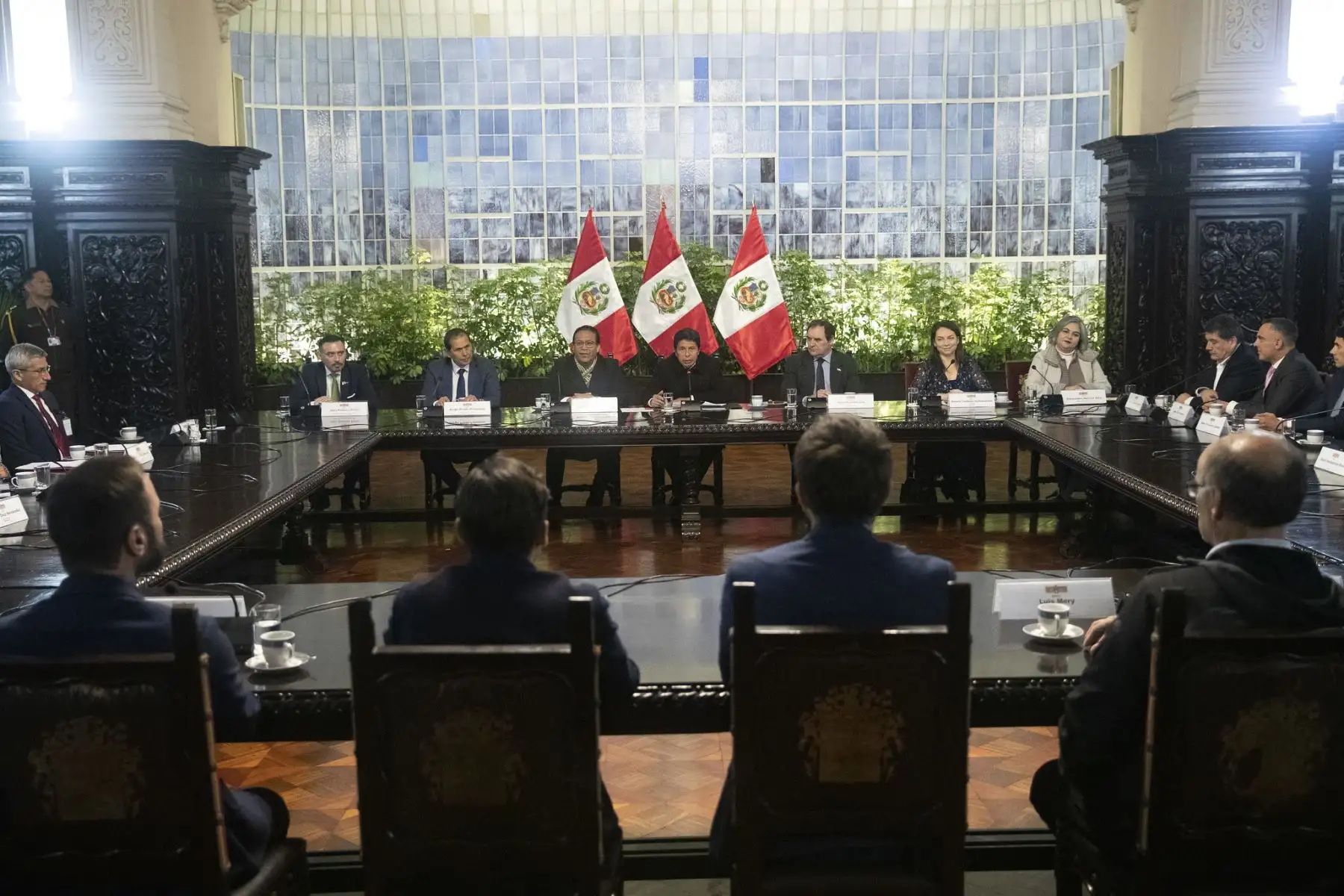 El presidente de la República, Pedro Castillo, se reúne con delegación de empresarios chilenos en Palacio de Gobierno en el marco del Foro Invest Day Perú-Chile. Foto: ANDINA/Prensa Presidencia