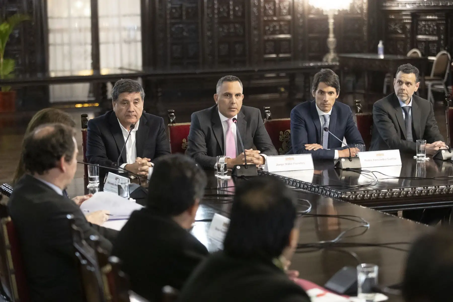 El presidente de la República, Pedro Castillo, se reúne con delegación de empresarios chilenos en Palacio de Gobierno en el marco del Foro Invest Day Perú-Chile. Foto: ANDINA/Prensa Presidencia