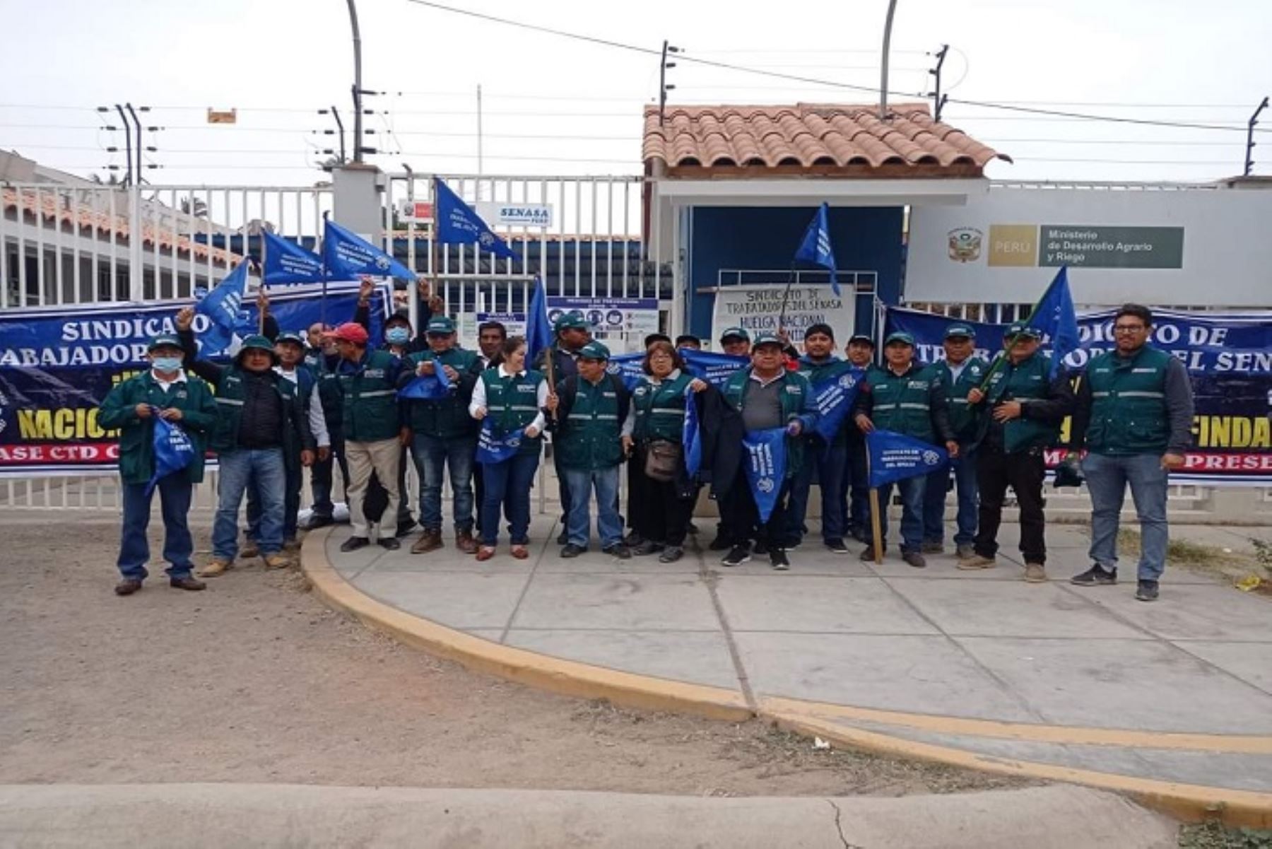 Trabajadores del Senasa levantan paro luego de lograr bono salarial