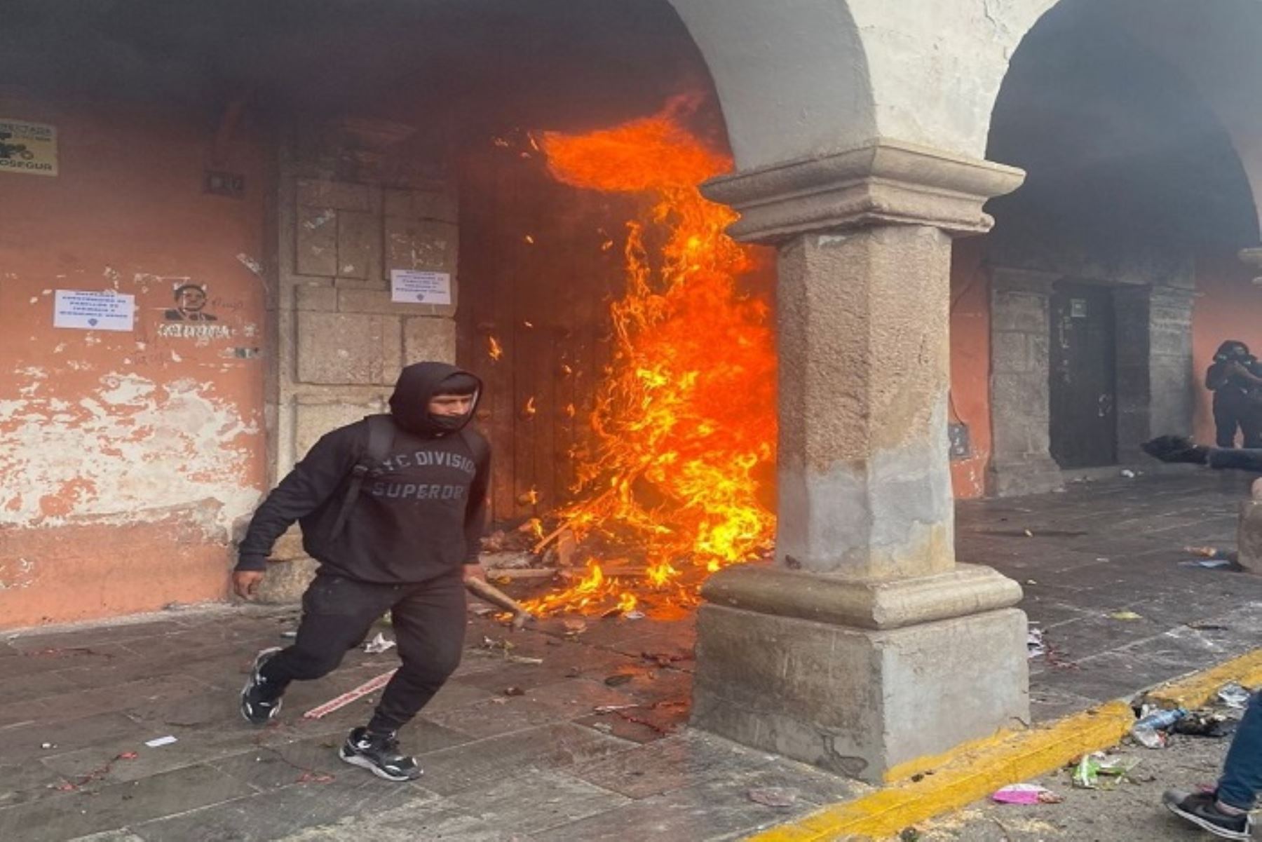 Ayacucho: abren investigaciones para determinar responsables de desmanes en Huamanga