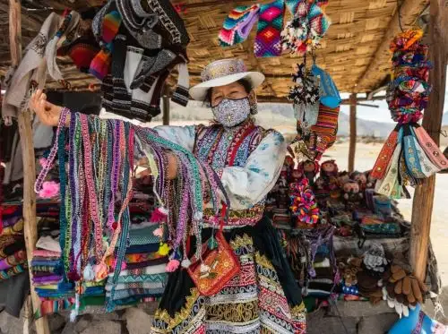 El valle del Colca, el principal atractivo turístico de Arequipa, presentó su primera ruta turística artesanal. En este circuito participan 60 artesanos de diversos poblados de la zona. ANDINA/Difusión