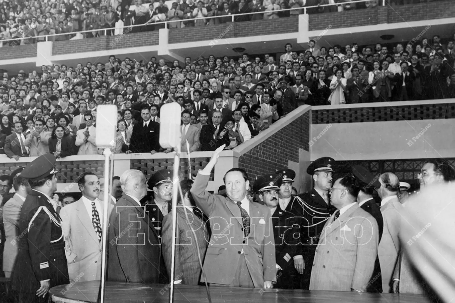 Lima - 27 octubre 1952 / El Presidente de la República, general Manuel A. Odría, inaugura el Estadio Nacional. Foto: Archivo Histórico de El Peruano