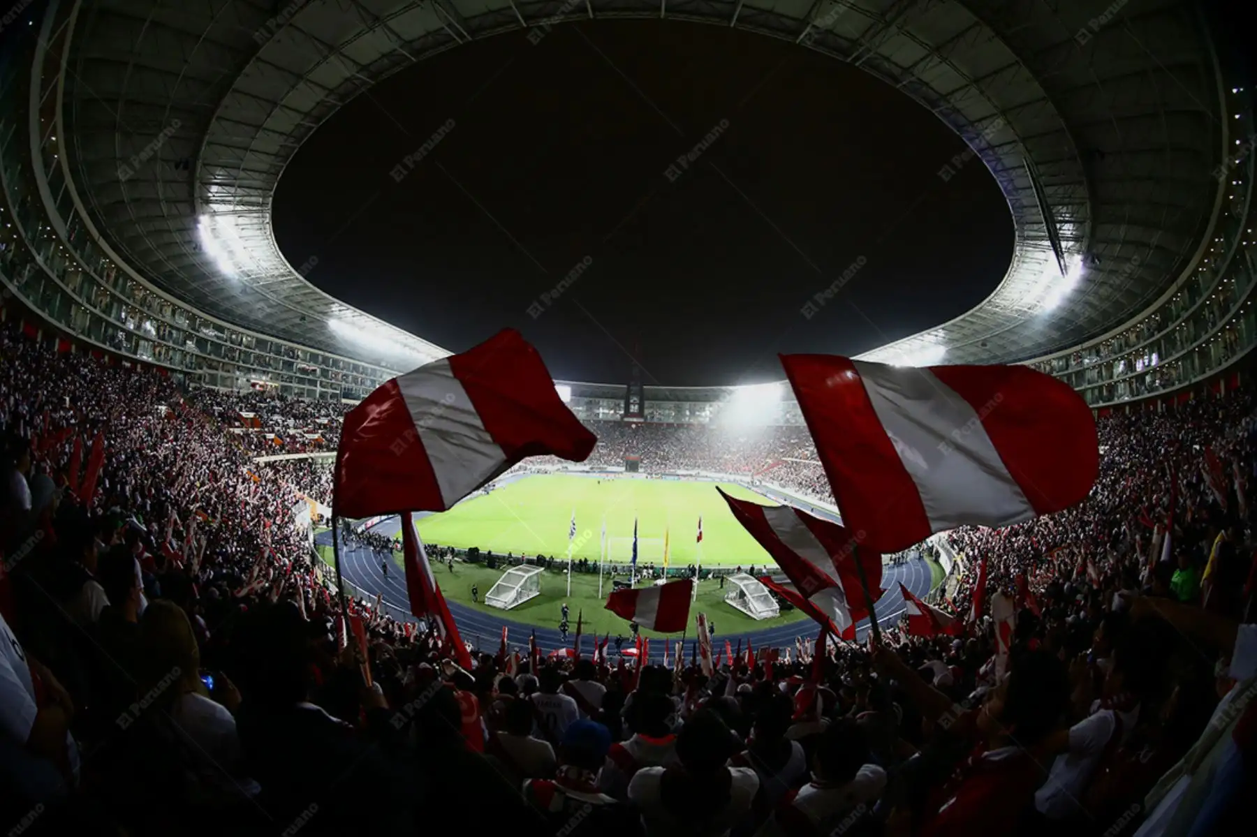Lima - 6 setiembre 2013 / El estadio Nacional el día del partido entre Perú y Uruguay por las eliminatorias al mundial de Brasil 2014. Foto: Diario Oficial El Peruano
