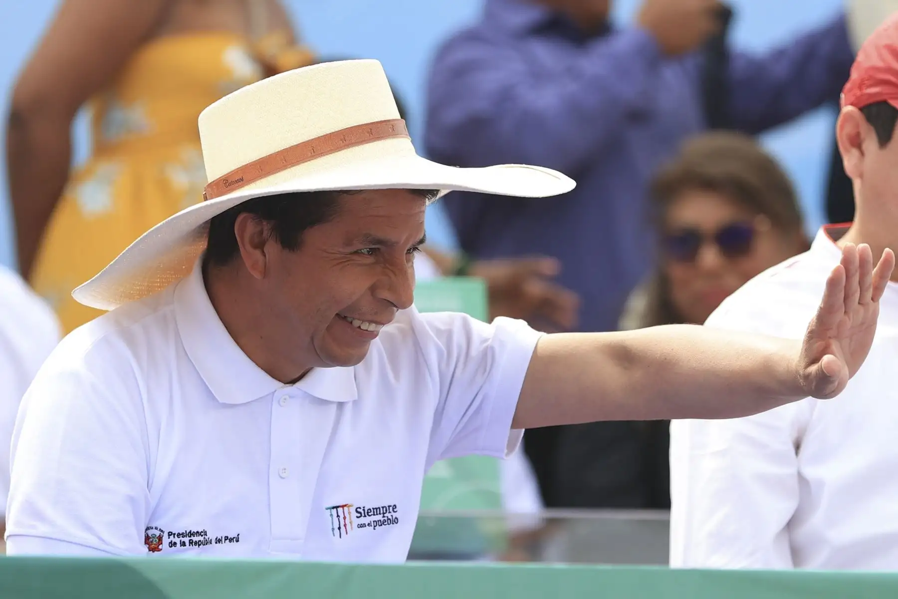 El presidente de la República, Pedro Castillo Terrones, entregó el Plan Maestro Piura que comprende el Plan Maestro del río Piura y de drenaje pluvial para los distritos de Piura, Castilla y Veintiséis de Octubre, para realizar diferentes obras y evitar inundaciones y huaycos que se producen por intensas lluvias. Foto: ANDINA/ Prensa Presidencia
