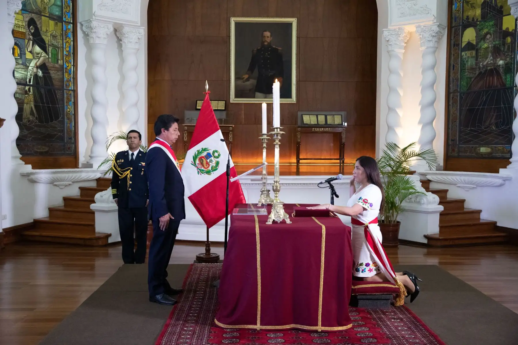 En una ceremonia desarrollada en el Salón Cáceres de Palacio de Gobierno, el presidente de la República, Pedro Castillo Terrones, tomó juramento a Kelly Portalatino Ávalos como Ministra de Salud. Foto: ANDINA/Prensa Presidencia