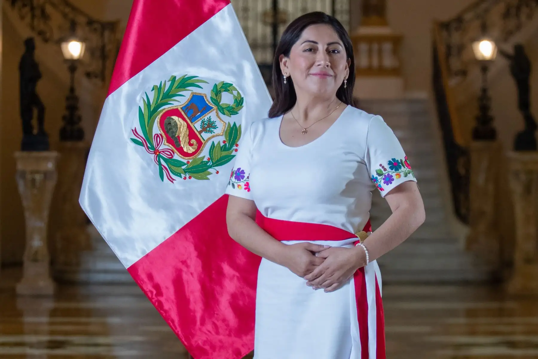En una ceremonia desarrollada en el Salón Cáceres de Palacio de Gobierno, el presidente de la República, Pedro Castillo Terrones, tomó juramento a Kelly Portalatino Ávalos como Ministra de Salud. Foto: ANDINA/Prensa Presidencia