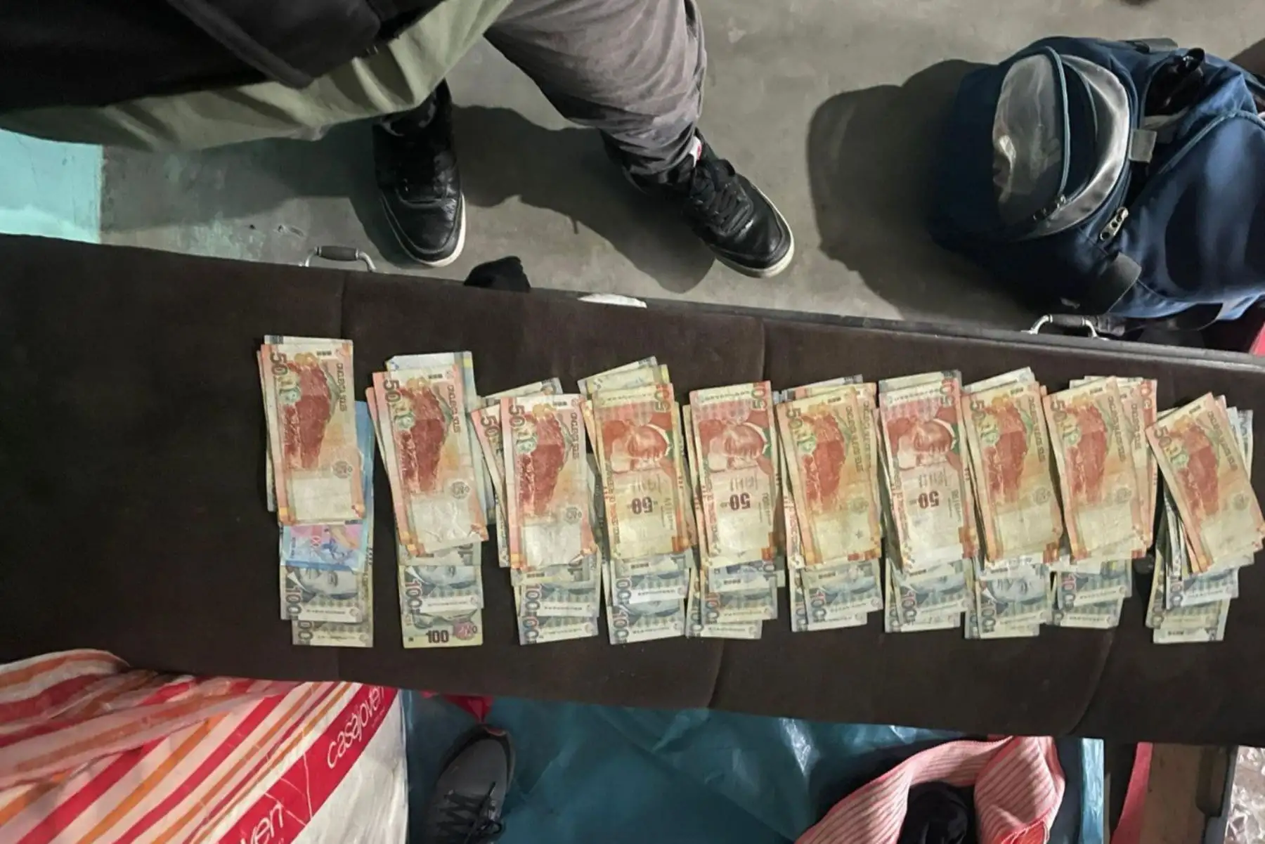Durante el allanamiento se incautó dinero en efectivo, así como marihuana.