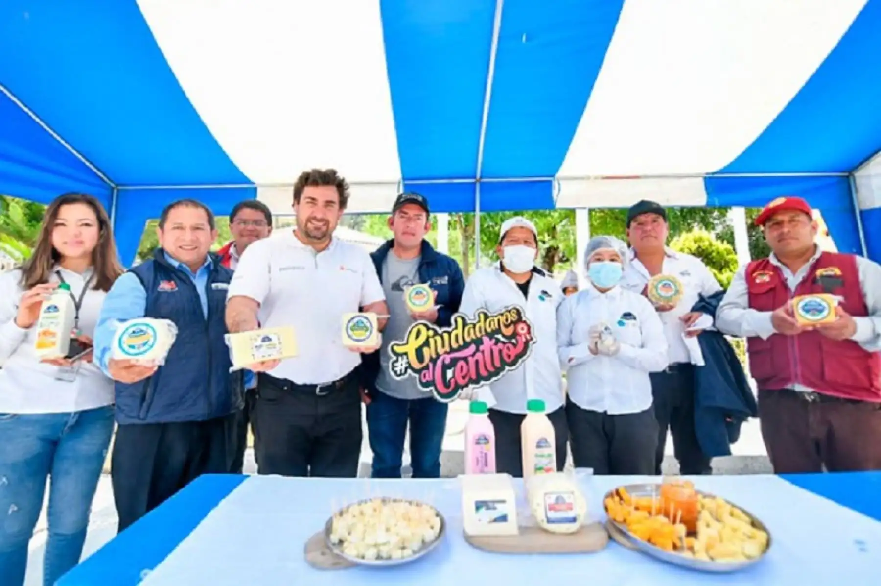 A fin de impulsar el desarrollo y la protección de la gastronomía peruana, el presidente ejecutivo del Indecopi, Julián Palacín Gutiérrez, encabezó una mesa de trabajo en la ciudad de Huancayo, región Junín, para promover el registro de recetas tradicionales y platos típicos de esta zona del país a través de las especialidades tradicionales garantizadas