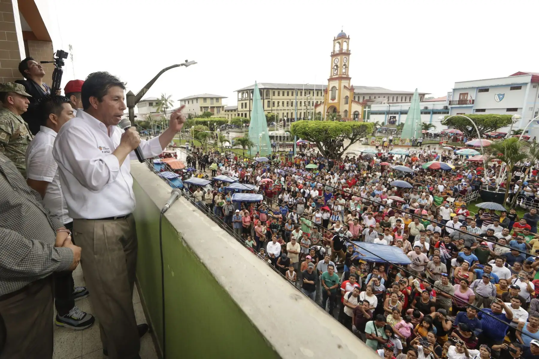 Presidente Pedro Castillo se reúne con el alcalde provincial de Requena y sostiene encuentro con la población.

Foto: ANDINA/Presidencia