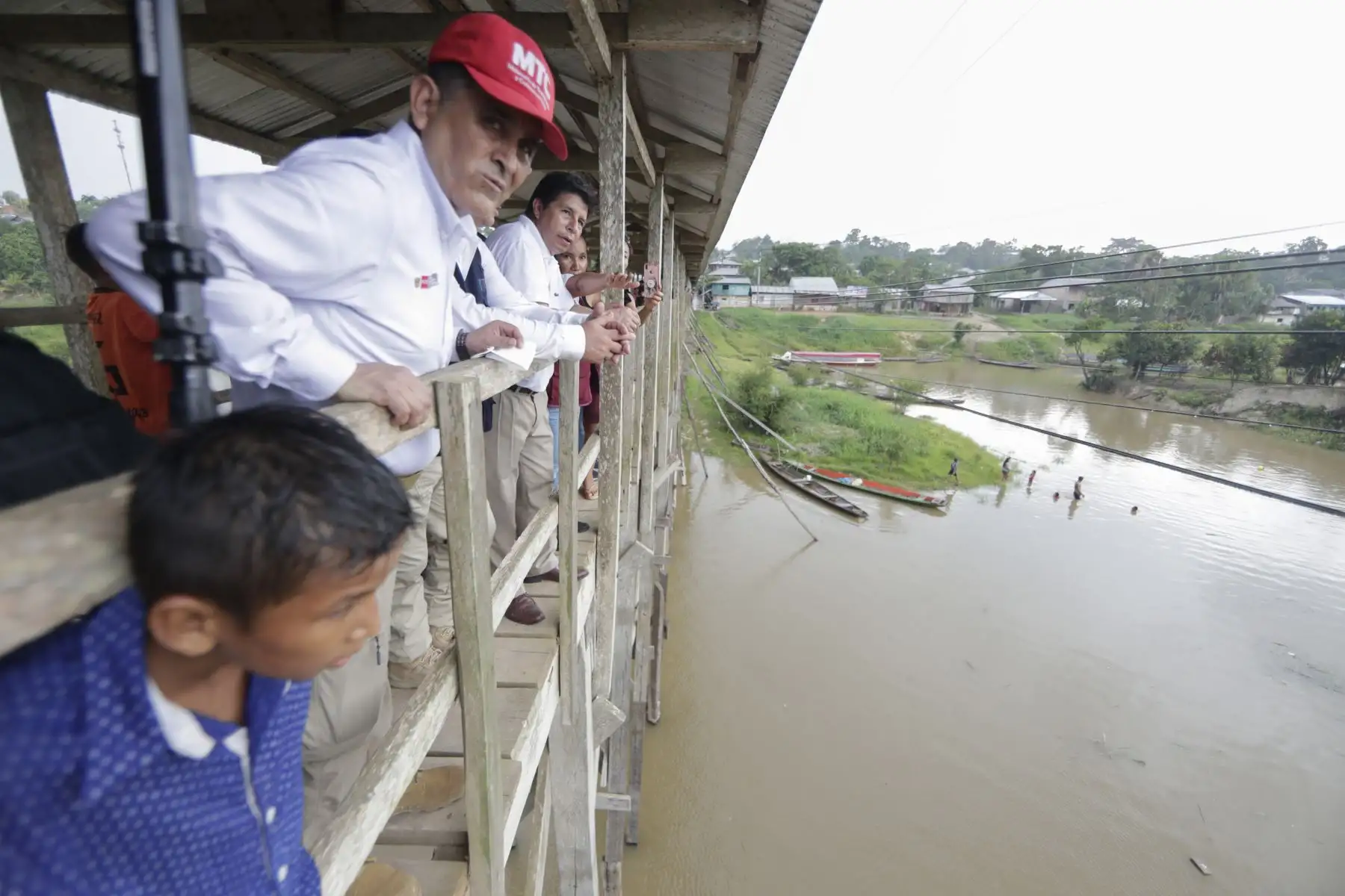 Presidente de la República, Pedro Castillo, inspeccionó de manera inopinada el Centro de Salud de Nauta, además visitó el puente Rioja y el puerto de Nauta.

Foto: ANDINA/Prensa Presidencia