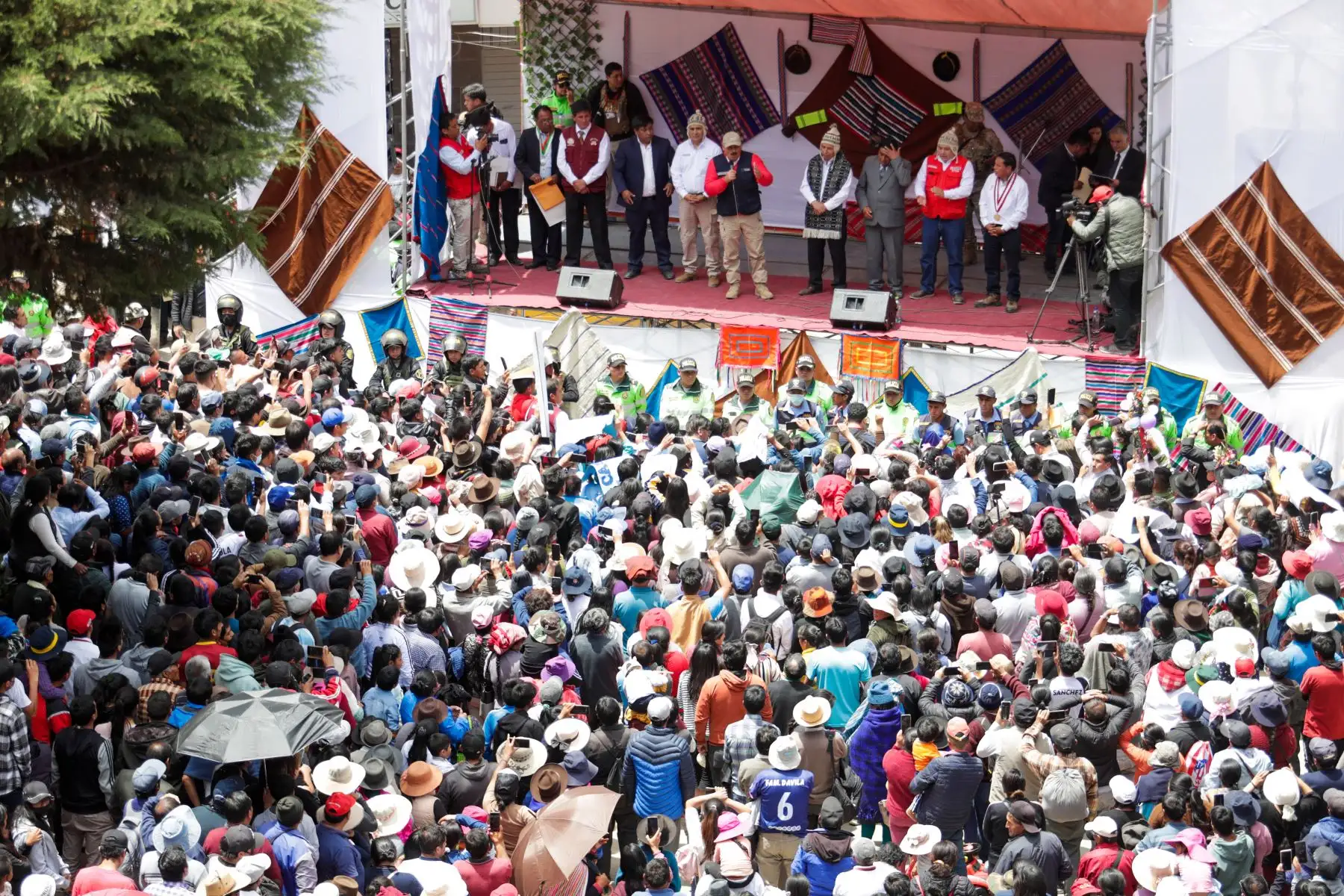 El presidente de la República, Pedro Castillo, se reunió con la población de Yanahuanca, en la región Pasco. Foto: ANDINA/Prensa Presidencia