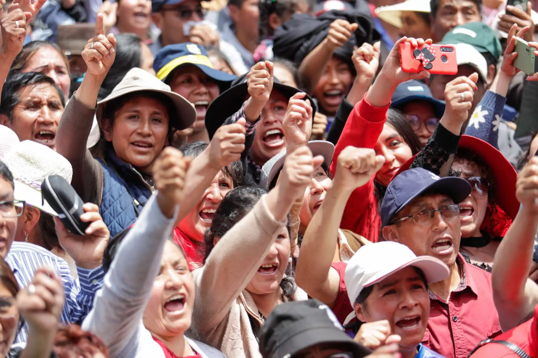 El presidente de la República, Pedro Castillo, se reunió con la población de Yanahuanca, en la región Pasco. Foto: ANDINA/Prensa Presidencia