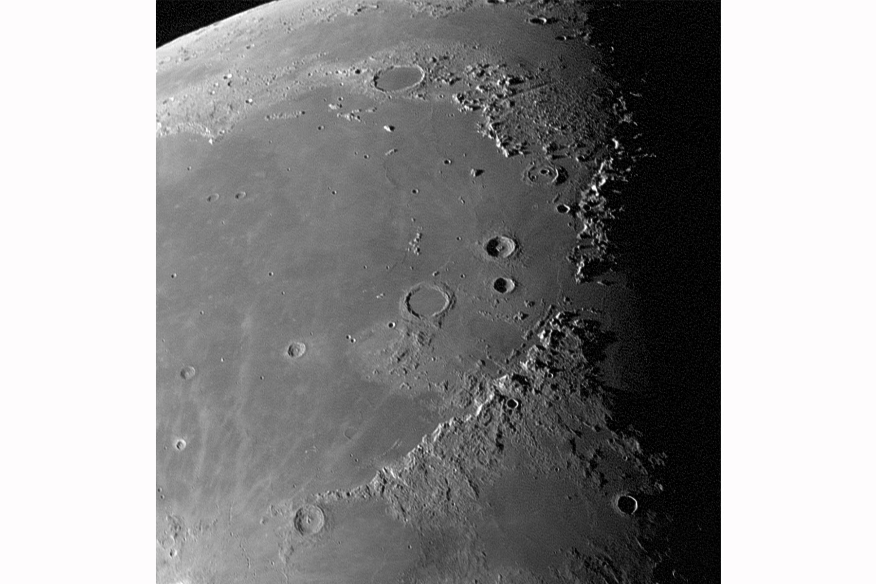 Nuevas imágenes de la Luna tomadas por la nave espacial Lucy de la NASA.