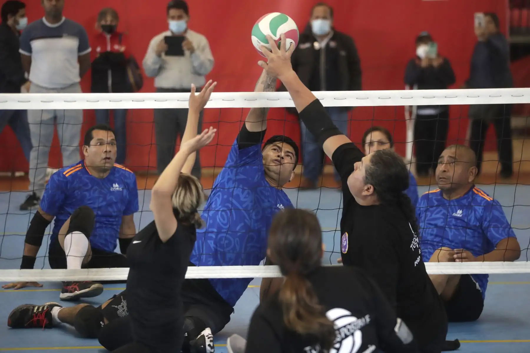 Más de 150 deportistas con discapacidad de Essalud participaron de torneo amistoso en Legado, Videna de San Luis.

Foto: ANDINA/Juan Carlos Guzmán Negrini