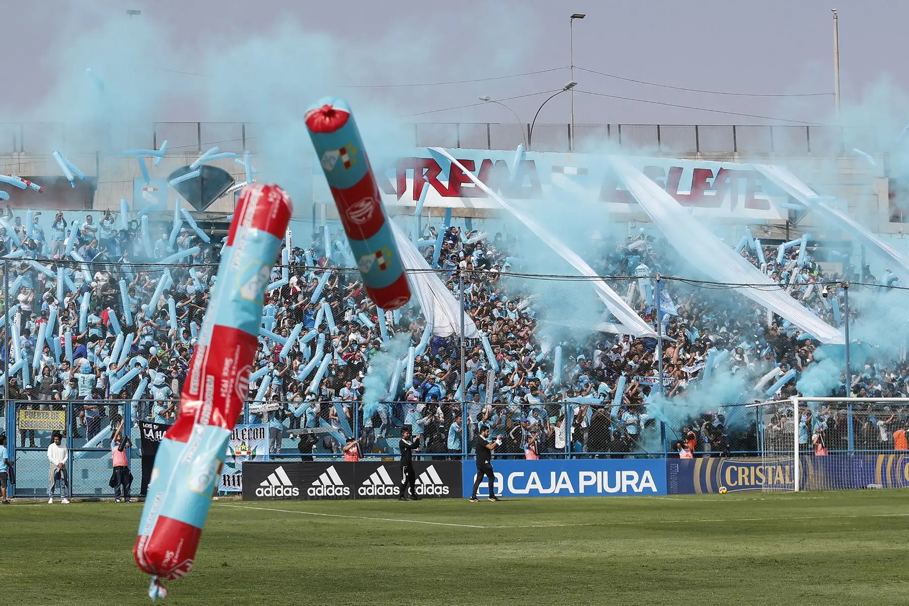 Sporting Cristal choca ante Carlos Mannucci en la última fecha del Torneo Clausura de la Liga 1, en el Estadio Alberto Gallardo. Foto: ANDINA/Renato Pajuelo