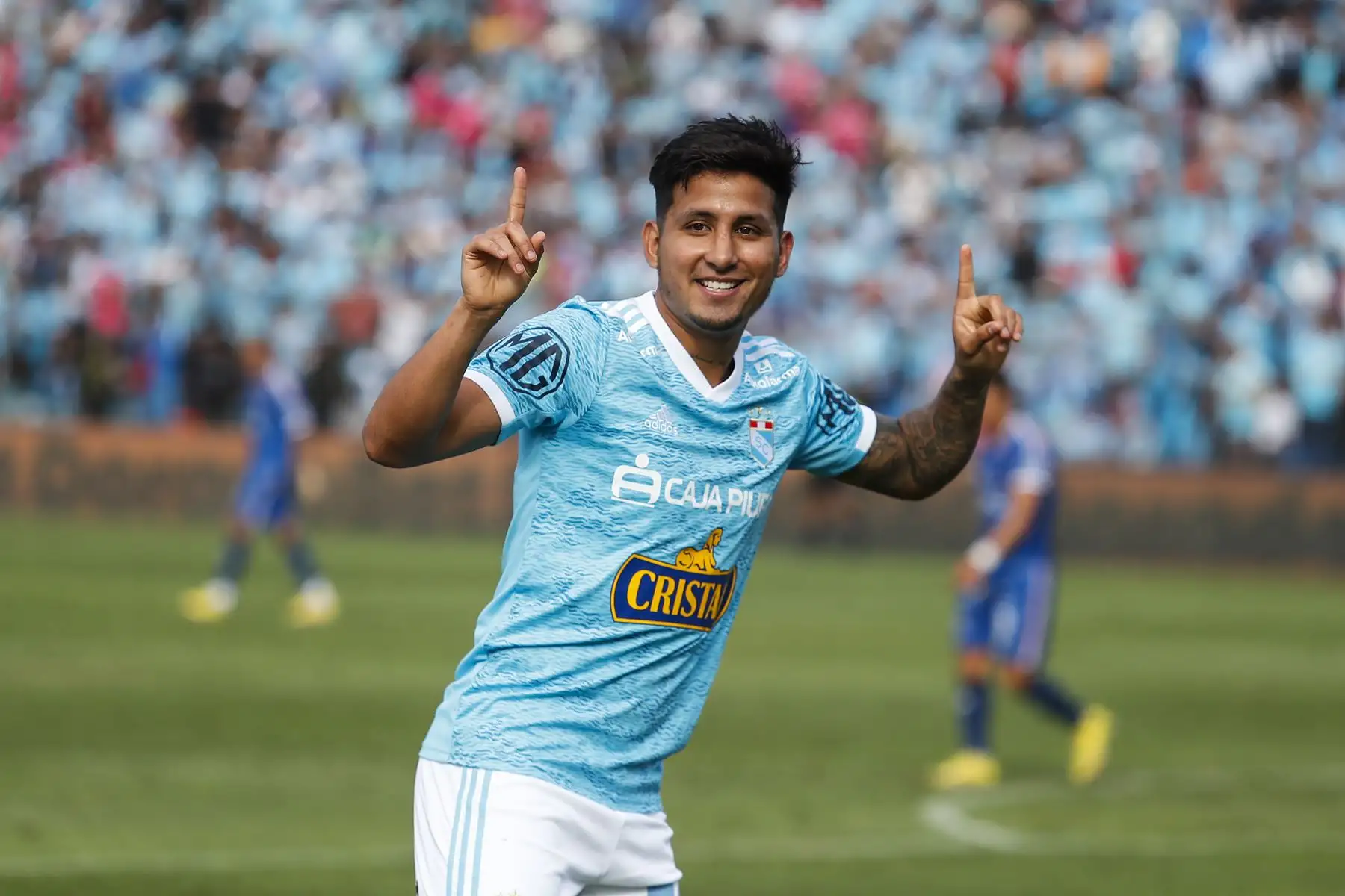 Joffre Escobar de Sporting Cristal celebra tras anotar el 2-0 ante Carlos Mannucci durante partido por la última fecha del Torneo Clausura de la Liga 1, en el Estadio Alberto Gallardo. Foto: ANDINA/Renato Pajuelo